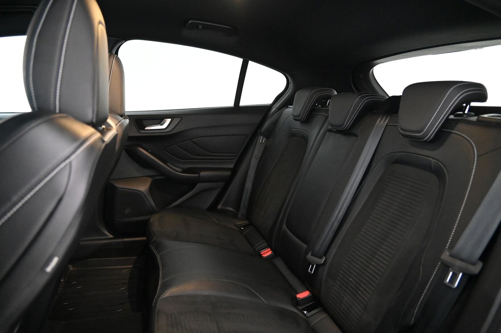 FORD FOCUS 2020 ST 280hv *B&O /Recaro/ ACC/ HUD/ Perfpack/ Launch Control* - Merkkihuollettu / 2x renkaat / Lohko / Siisti