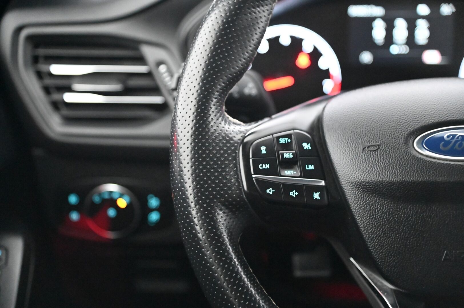 FORD FOCUS 2020 ST 280hv *B&O /Recaro/ ACC/ HUD/ Perfpack/ Launch Control* - Merkkihuollettu / 2x renkaat / Lohko / Siisti