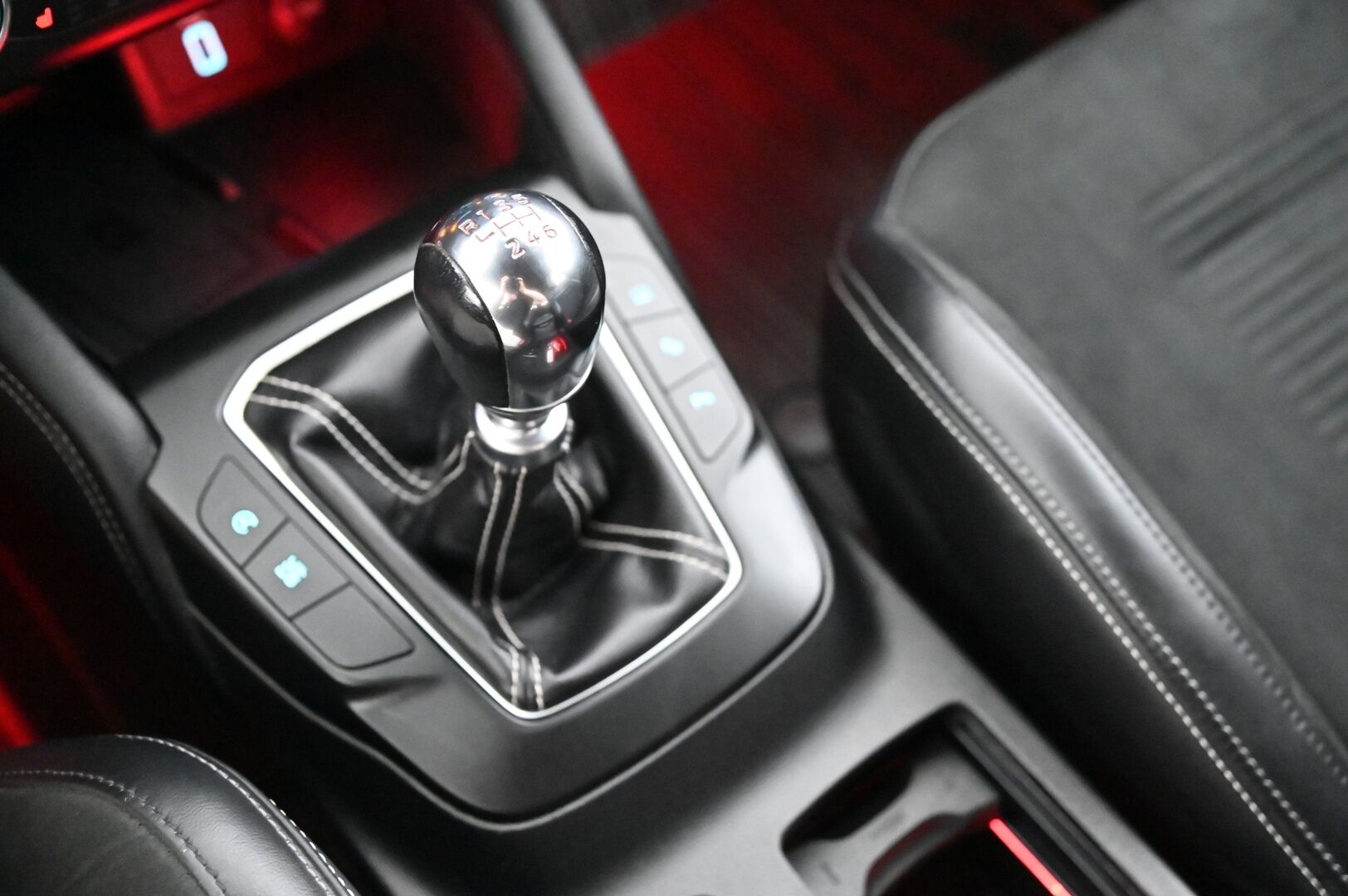 FORD FOCUS 2020 ST 280hv *B&O /Recaro/ ACC/ HUD/ Perfpack/ Launch Control* - Merkkihuollettu / 2x renkaat / Lohko / Siisti