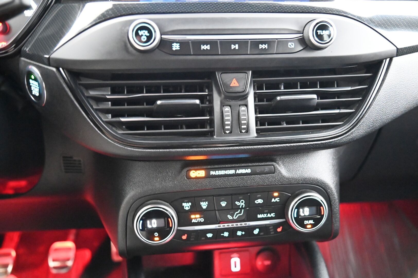 FORD FOCUS 2020 ST 280hv *B&O /Recaro/ ACC/ HUD/ Perfpack/ Launch Control* - Merkkihuollettu / 2x renkaat / Lohko / Siisti