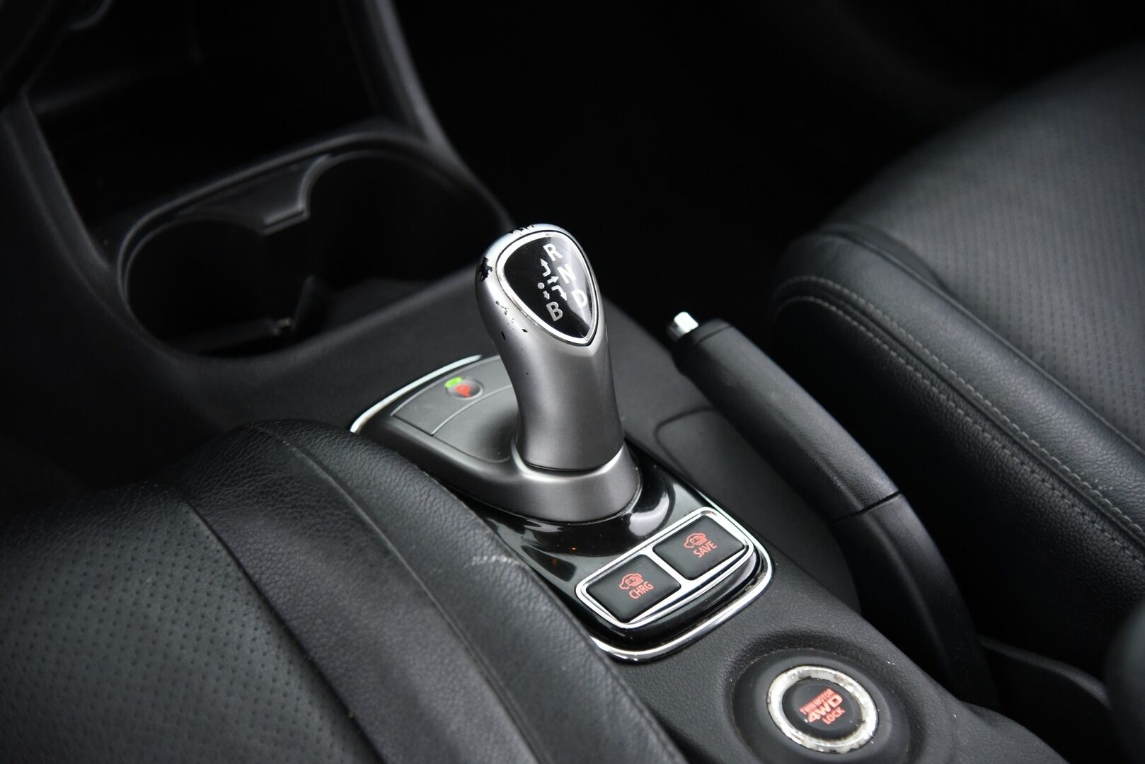 MITSUBISHI OUTLANDER PHEV 2015 Instyle Navi 4WD 5P - YritysOutlet - Myydään vain yrityksille / *Vetokoukku / Navi / Adapt.vakkari / Peruutuskamera* - - YritysOutlet - Myydään vain yrityksille