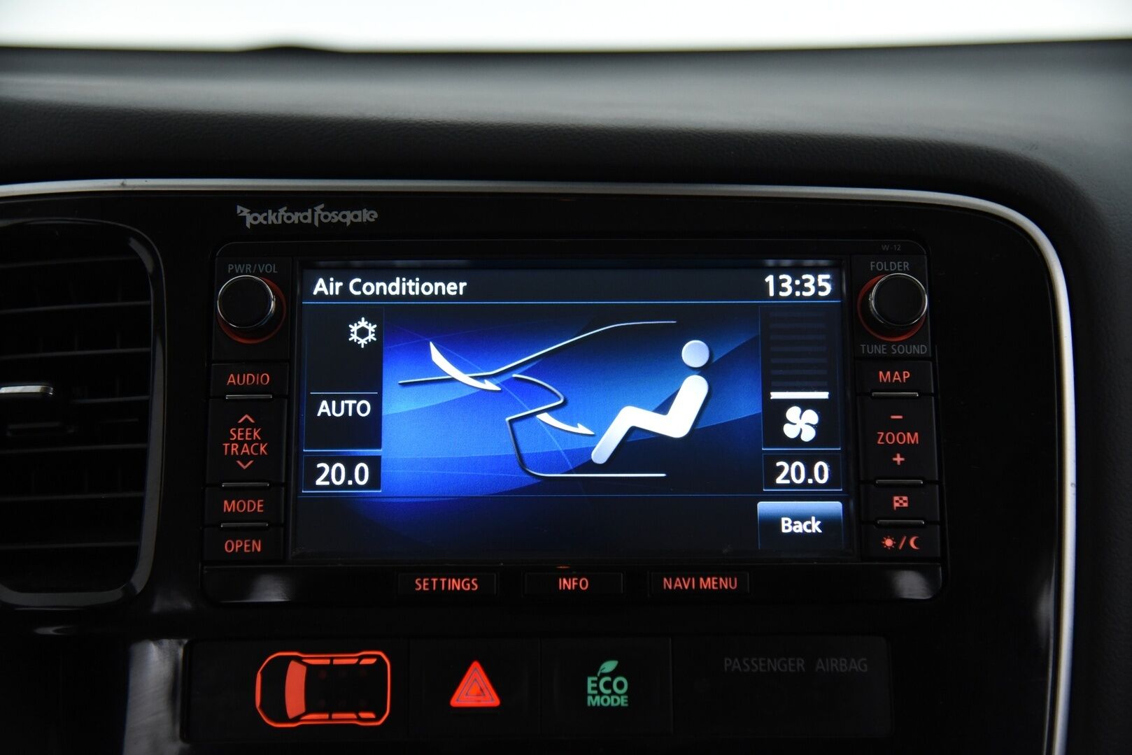 MITSUBISHI OUTLANDER PHEV 2015 Instyle Navi 4WD 5P - YritysOutlet - Myydään vain yrityksille / *Vetokoukku / Navi / Adapt.vakkari / Peruutuskamera* - - YritysOutlet - Myydään vain yrityksille