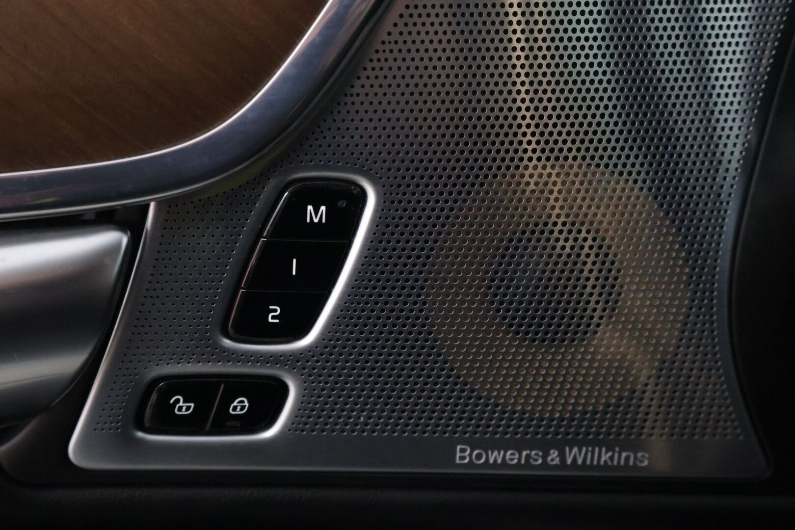 Volvo S90 2017 T8 AWD Inscription Plus aut - | Metallihelmiäisväri | 360- kamera | Bower& Wilkings | Kattoikkuna | Hierovat&Tuuletetut istuimet | BLIS | Sähkökoukku | Adapt.vakkari | 