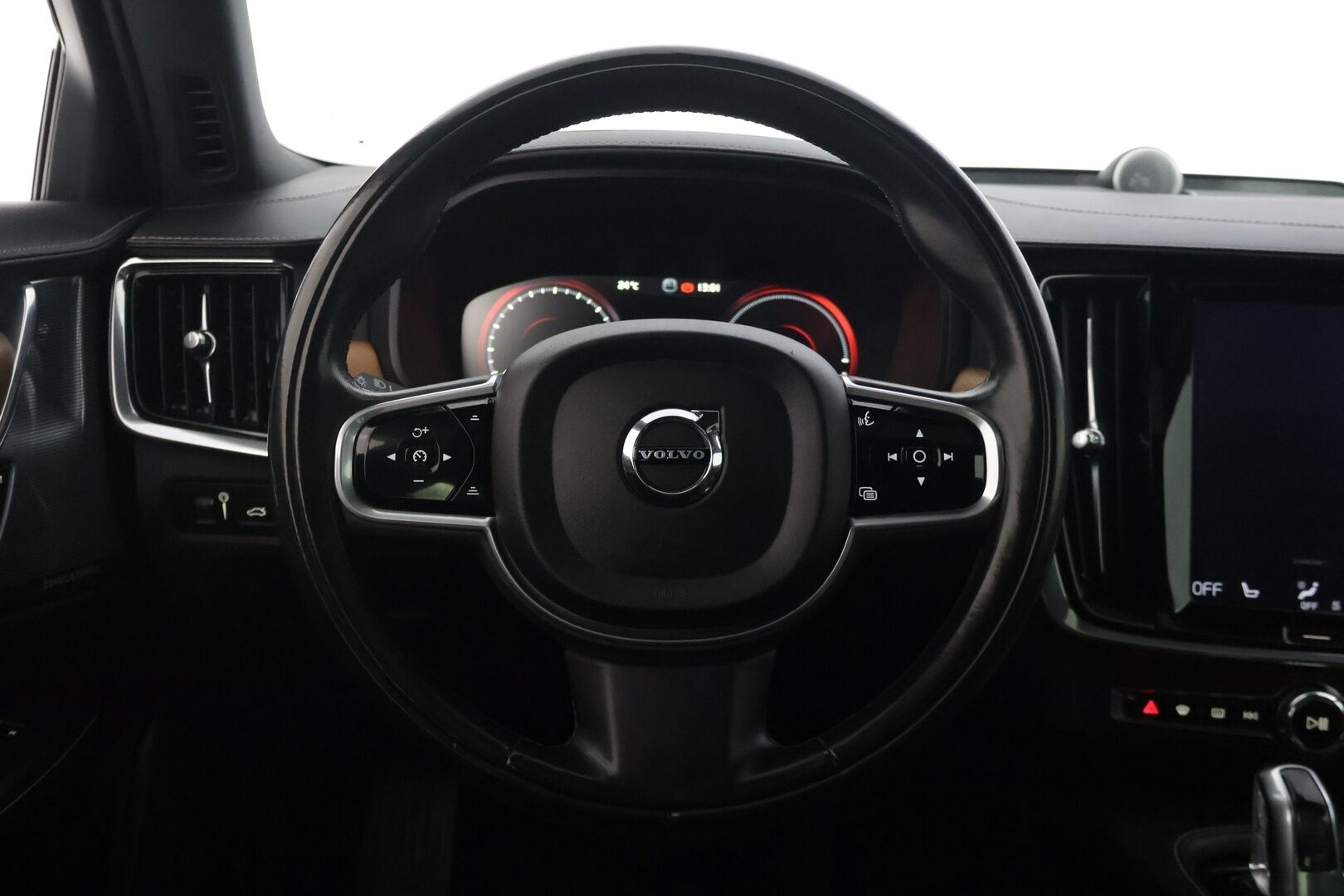 Volvo S90 2017 T8 AWD Inscription Plus aut - | Metallihelmiäisväri | 360- kamera | Bower& Wilkings | Kattoikkuna | Hierovat&Tuuletetut istuimet | BLIS | Sähkökoukku | Adapt.vakkari | 