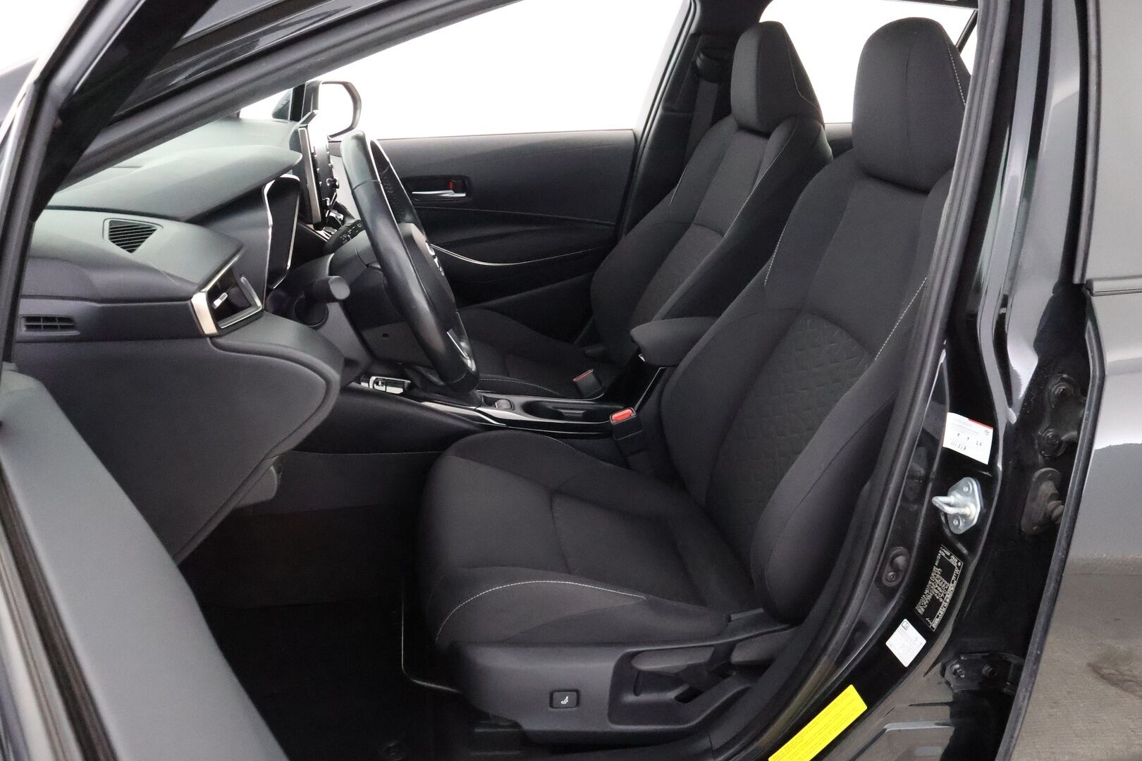 Toyota Corolla 2022 Touring Sports 1,8 Hybrid Active Edition * Adapt.Vakkari / Peruutuskamera / Lohko & Sisäpistoke / Sähköluukku / Keyless / - Suomiauto / Hiljattain huollettu / Juuri tullut Tampereelle! - HULLU BLACKWEEK KORKOTARJOUS 2,49%