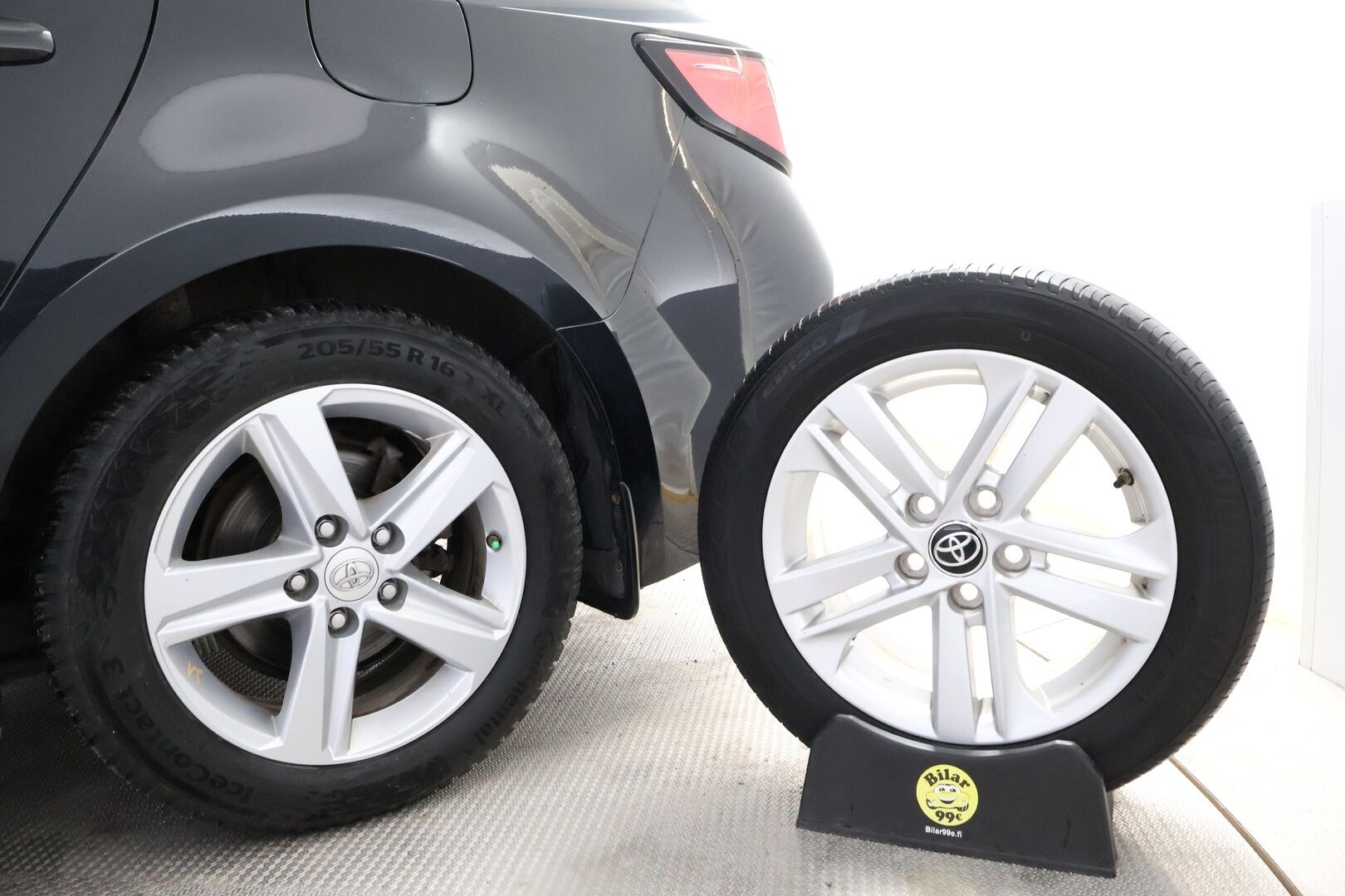 Toyota Corolla 2022 Touring Sports 1,8 Hybrid Active Edition * Adapt.Vakkari / Peruutuskamera / Lohko & Sisäpistoke / Sähköluukku / Keyless / - Suomiauto / Hiljattain huollettu / Juuri tullut Tampereelle! - HULLU BLACKWEEK KORKOTARJOUS 2,49%