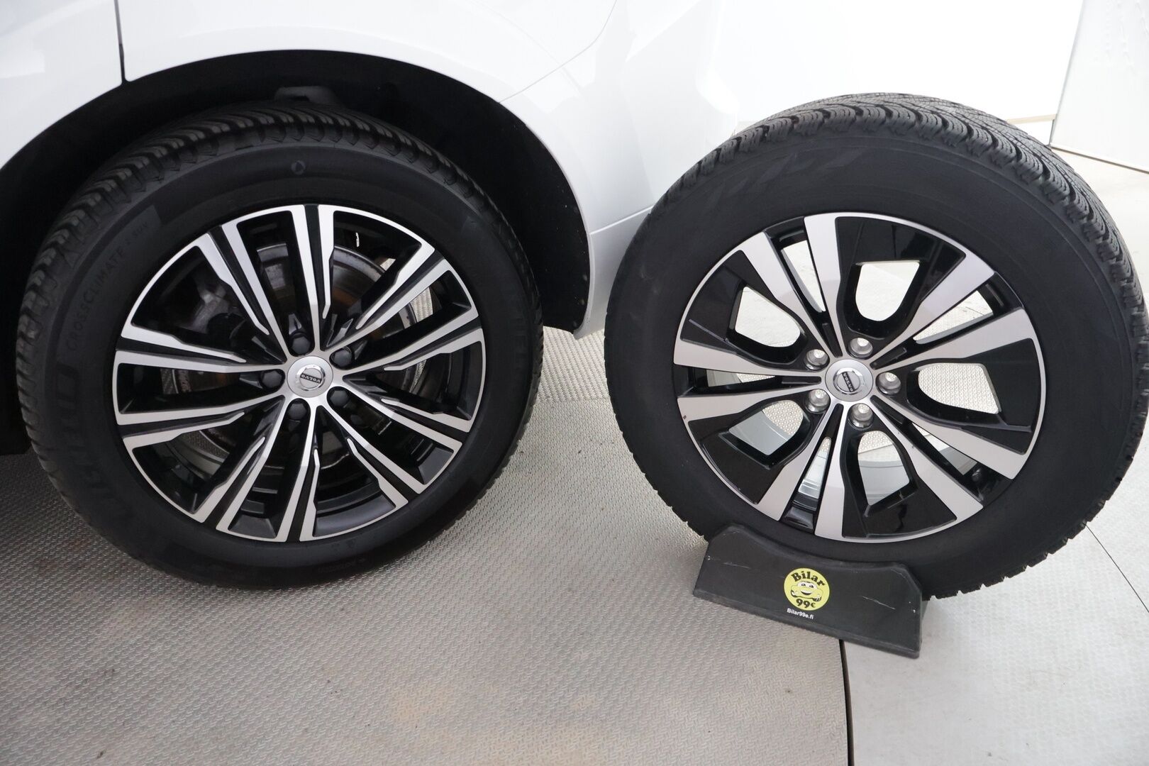 Volvo XC60 2022 T8 AWD Long Range High Performance Inscription Edition aut - 3,99 % KORKOTARJOUS TÄHÄN AUTOON - 31.5. ASTI! - *2.om Suomi-auto / Panorama / Pilot assist / Webasto / Koukku / Sporttipenkki muistilla / Google / 2x Renkaat*