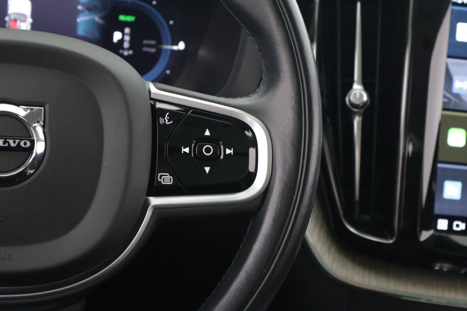 Volvo XC60 2022 T8 AWD Long Range High Performance Inscription Edition aut - 3,99 % KORKOTARJOUS TÄHÄN AUTOON - *2.om Suomi-auto / Panorama / Pilot assist / Webasto / Koukku / Sporttipenkki muistilla / Google / 2x Renkaat*