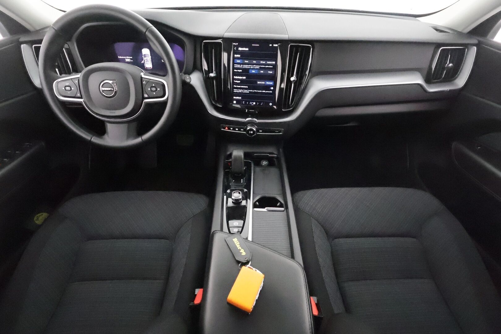 Volvo XC60 2022 T6 AWD Long Range Inscription Expression * Pa-lisälämmitin / Adapt.vakkari / Panoramakatto / High Perf Audio * - 3,99 % KORKOTARJOUS TÄHÄN AUTOON - 1.Om Suomi-auto / Hyvin Pidetty / 2xVanteet