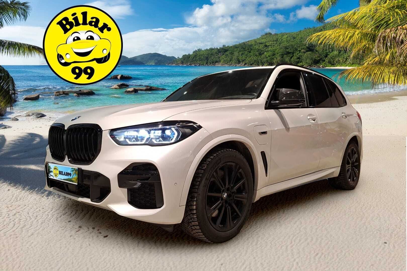 BMW X5 2021 G05 xDrive45e M Sport / Adapt. vak / Sky Lounge / Nelipyöräohjaus / Vetokoukku / Ilma-Alusta / Laser / Soft-Close / HUD - Ilmastoidut & Hierovat Comfort ist. / 360° / Ambient Air / Comfort Access /