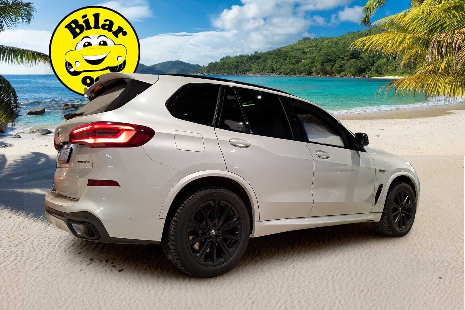 BMW X5 2021 G05 xDrive45e M Sport / Adapt. vak / Sky Lounge / Nelipyöräohjaus / Vetokoukku / Ilma-Alusta / Laser / Soft-Close / HUD - Ilmastoidut & Hierovat Comfort ist. / 360° / Ambient Air / Comfort Access /