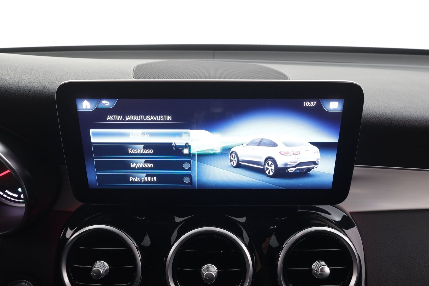 Mercedes-Benz GLC 2020 300 e 4MATIC A Business AMG Coupé EQ Power * AMG sisä ja ulko / P.kamera / Nahkasisusta / LED / Navi / Ambient * - Kahdet renkaat aluvantein / Koti ja asiointikaapelit