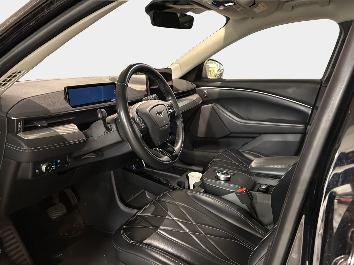 Ford Mustang Mach-E 2021 *ACC / P.Kamera / LED ajovalot / BLIS!* - *Merkkiliikkeen huoltokirja!! / Kahdet hyvät renkaat!* - HULLUT JOULUT KORKOTARJOUS 2,49% 