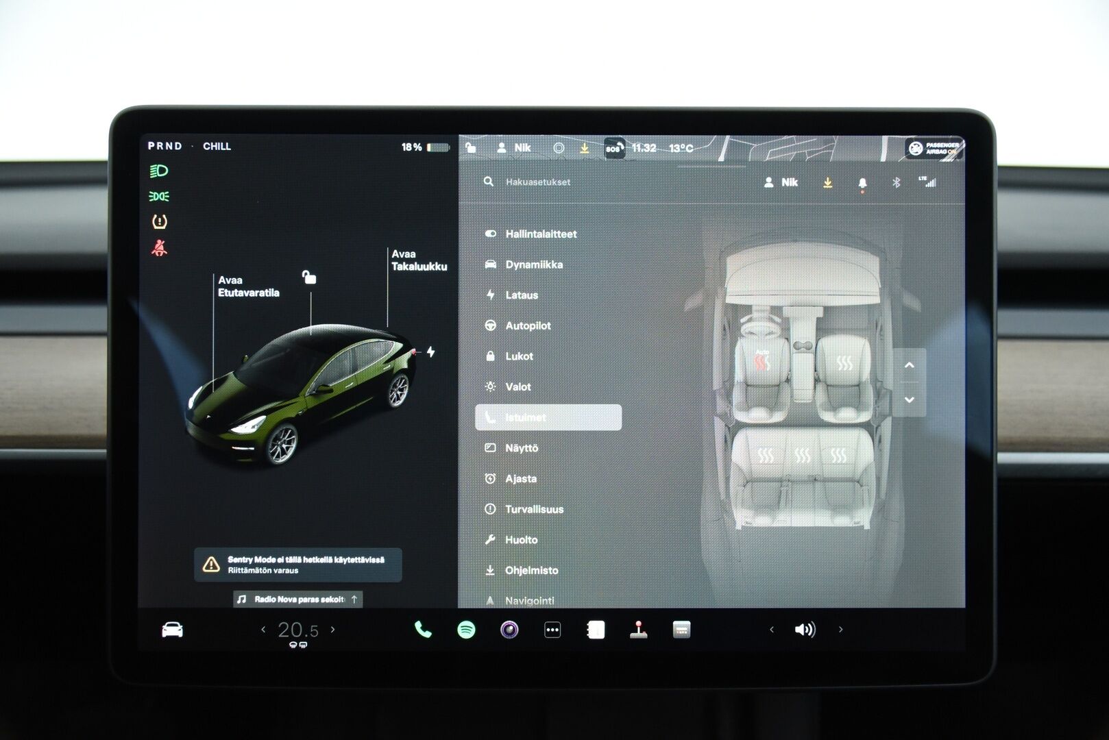 Tesla Model 3 2021 Long-Range Dual Motor AWD Refresh  / Lämpöpumppu / Matrix-LED / P-Kamera / Premium Audio / Autopilot / Musta Nahkasisusta - Lasikatto / Ratin lämmitys / Kahdet renkaat aluvanteilla