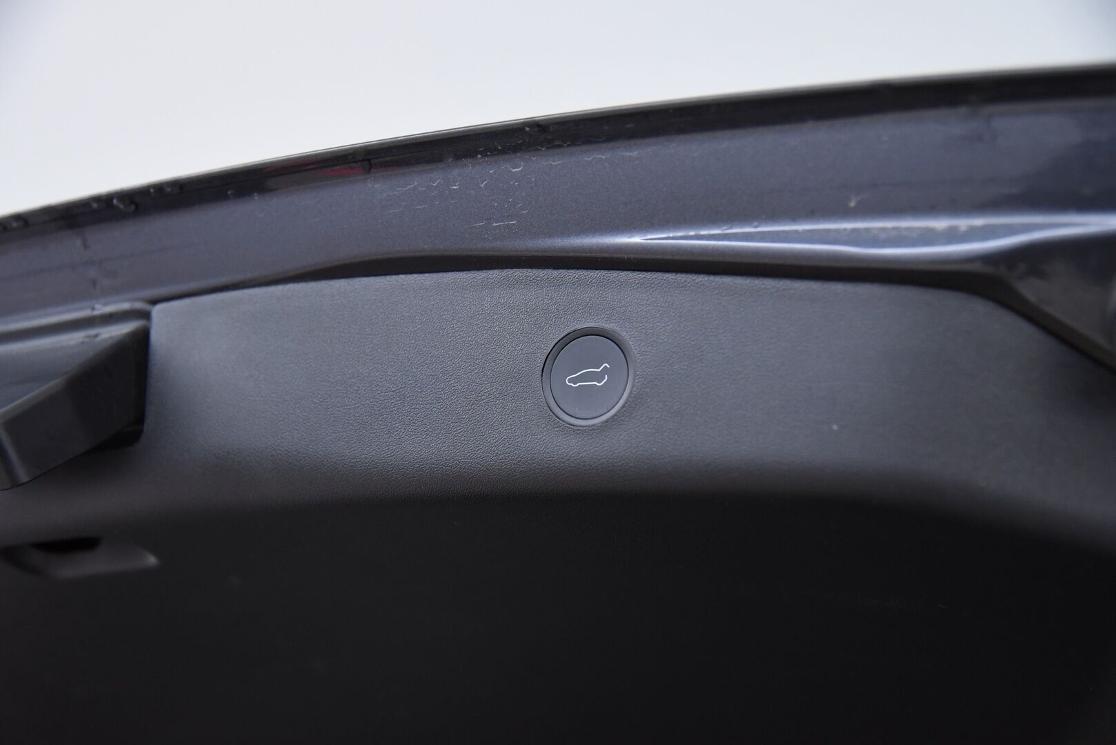 Tesla Model 3 2021 Long-Range Dual Motor AWD Refresh  / Lämpöpumppu / Matrix-LED / P-Kamera / Premium Audio / Autopilot / Musta Nahkasisusta - Lasikatto / Ratin lämmitys / Kahdet renkaat aluvanteilla