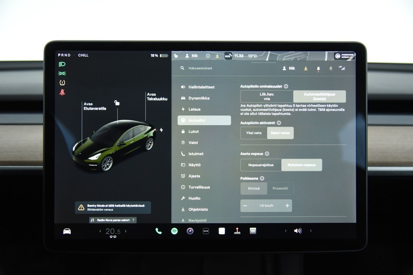 Tesla Model 3 2021 Long-Range Dual Motor AWD Refresh  / Lämpöpumppu / Matrix-LED / P-Kamera / Premium Audio / Autopilot / Musta Nahkasisusta - Lasikatto / Ratin lämmitys / Kahdet renkaat aluvanteilla