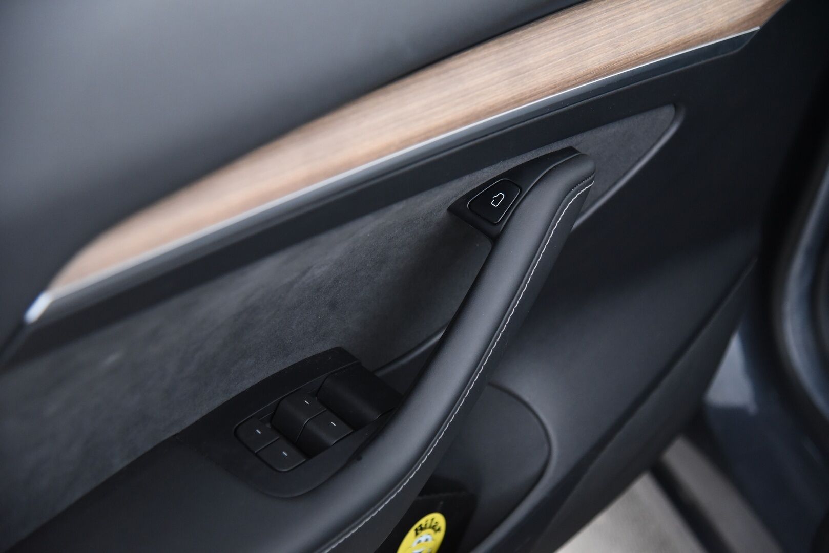 Tesla Model 3 2021 Long-Range Dual Motor AWD Refresh  / Lämpöpumppu / Matrix-LED / P-Kamera / Premium Audio / Autopilot / Musta Nahkasisusta - Lasikatto / Ratin lämmitys / Kahdet renkaat aluvanteilla