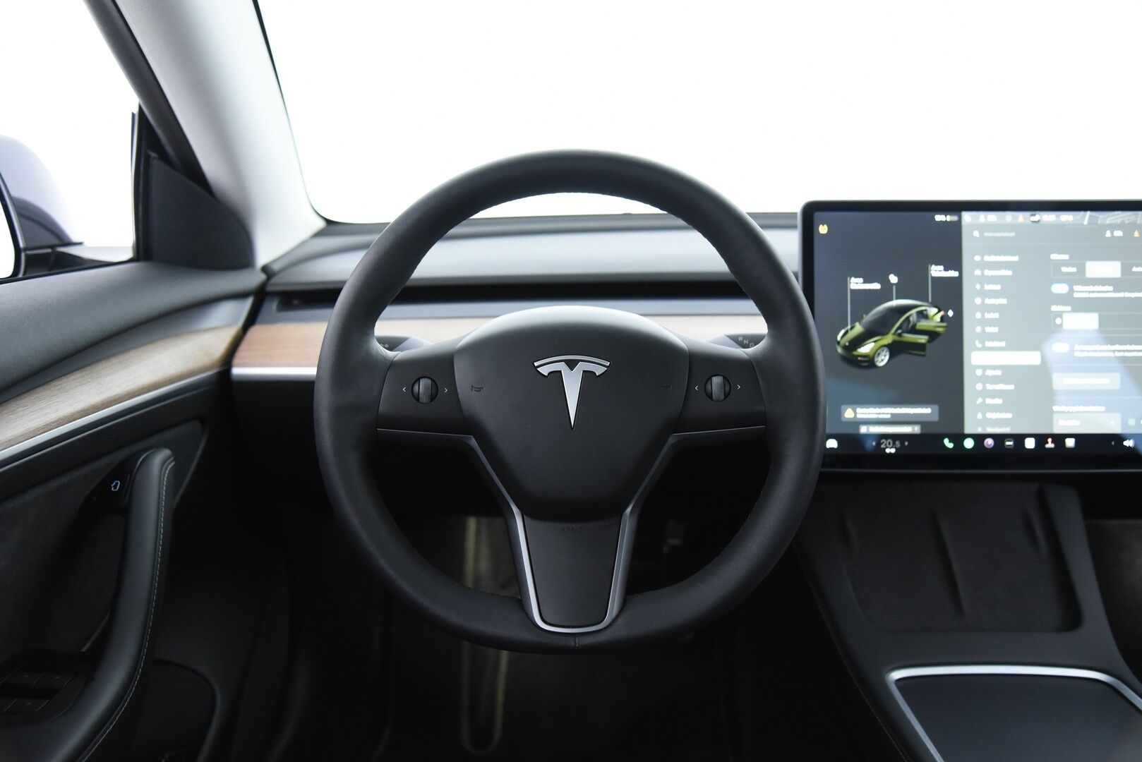 Tesla Model 3 2021 Long-Range Dual Motor AWD Refresh  / Lämpöpumppu / Matrix-LED / P-Kamera / Premium Audio / Autopilot / Musta Nahkasisusta - Lasikatto / Ratin lämmitys / Kahdet renkaat aluvanteilla