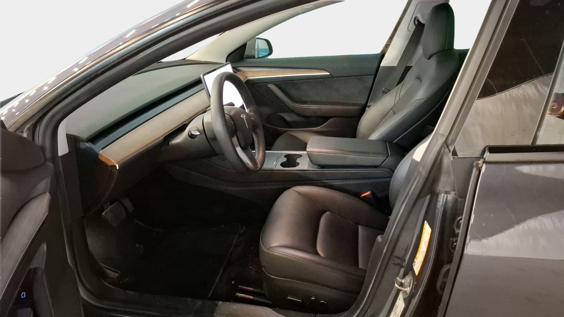 Tesla Model 3 2021 Long-Range Dual Motor AWD Refresh  / Lämpöpumppu / Matrix-LED / P-Kamera / Premium Audio / Autopilot / Musta Nahkasisusta - Lasikatto / Ratin lämmitys / Kahdet renkaat aluvanteilla
