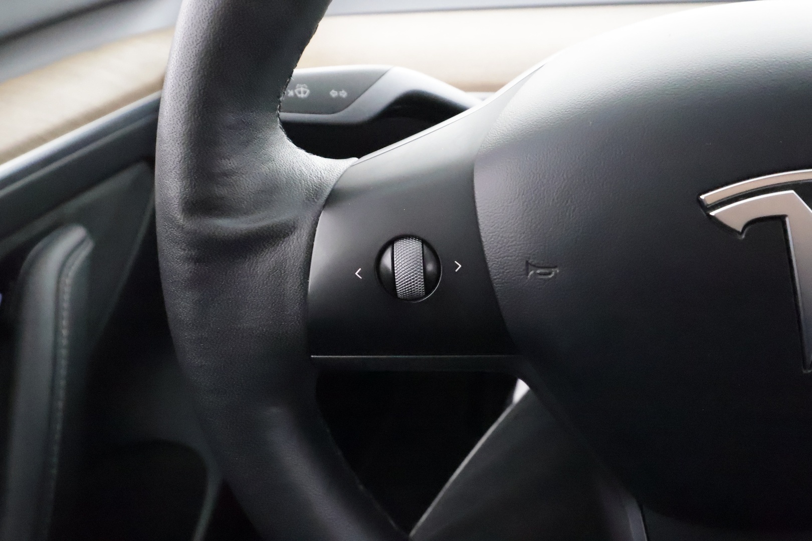 Tesla Model 3 2021 Standard Range Plus - | ACC | ILP | Lasikatto | Sähkönahat | Muistipenkki | Matrix-LED | P.kamera ja tutkat | Autosteer | 2x renkaat aluin | 