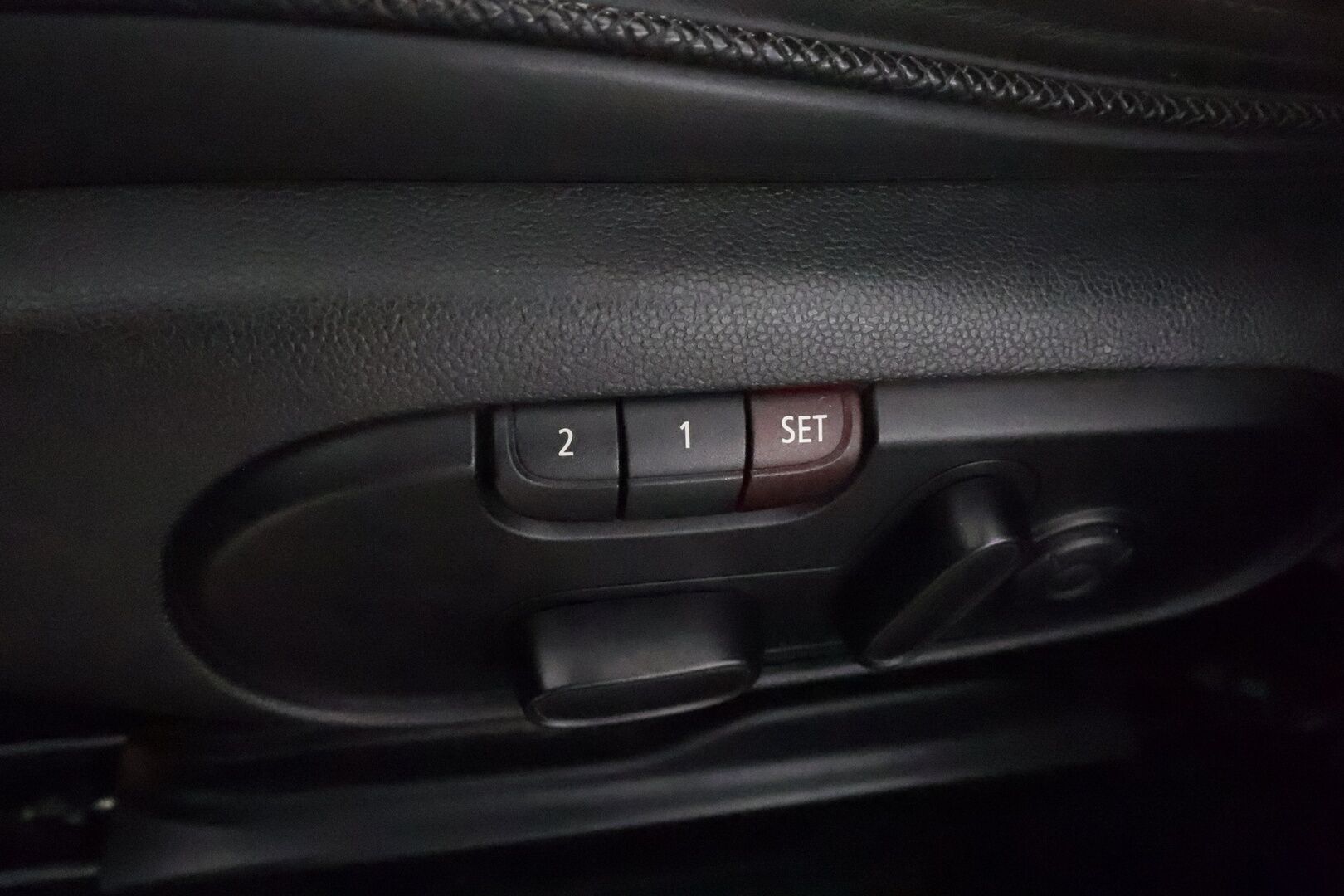 Mini Countryman 2019 Cooper SE ALL4 Maximise **Harman/Kardon / ACC / LED-valot / P.Kamera / Sporttipenkki Muistilla / Navi / Keyless** - 2x Latauskaapelit / Kahdet Renkaat