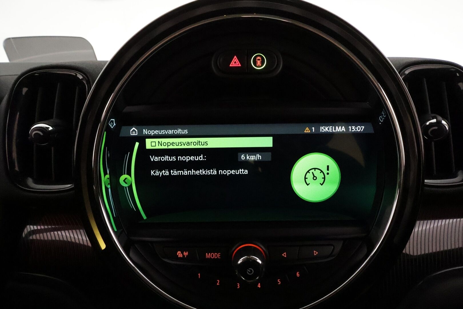 Mini Countryman 2019 Cooper SE ALL4 Maximise **Harman/Kardon / ACC / LED-valot / P.Kamera / Sporttipenkki Muistilla / Navi / Keyless** - 2x Latauskaapelit / Kahdet Renkaat
