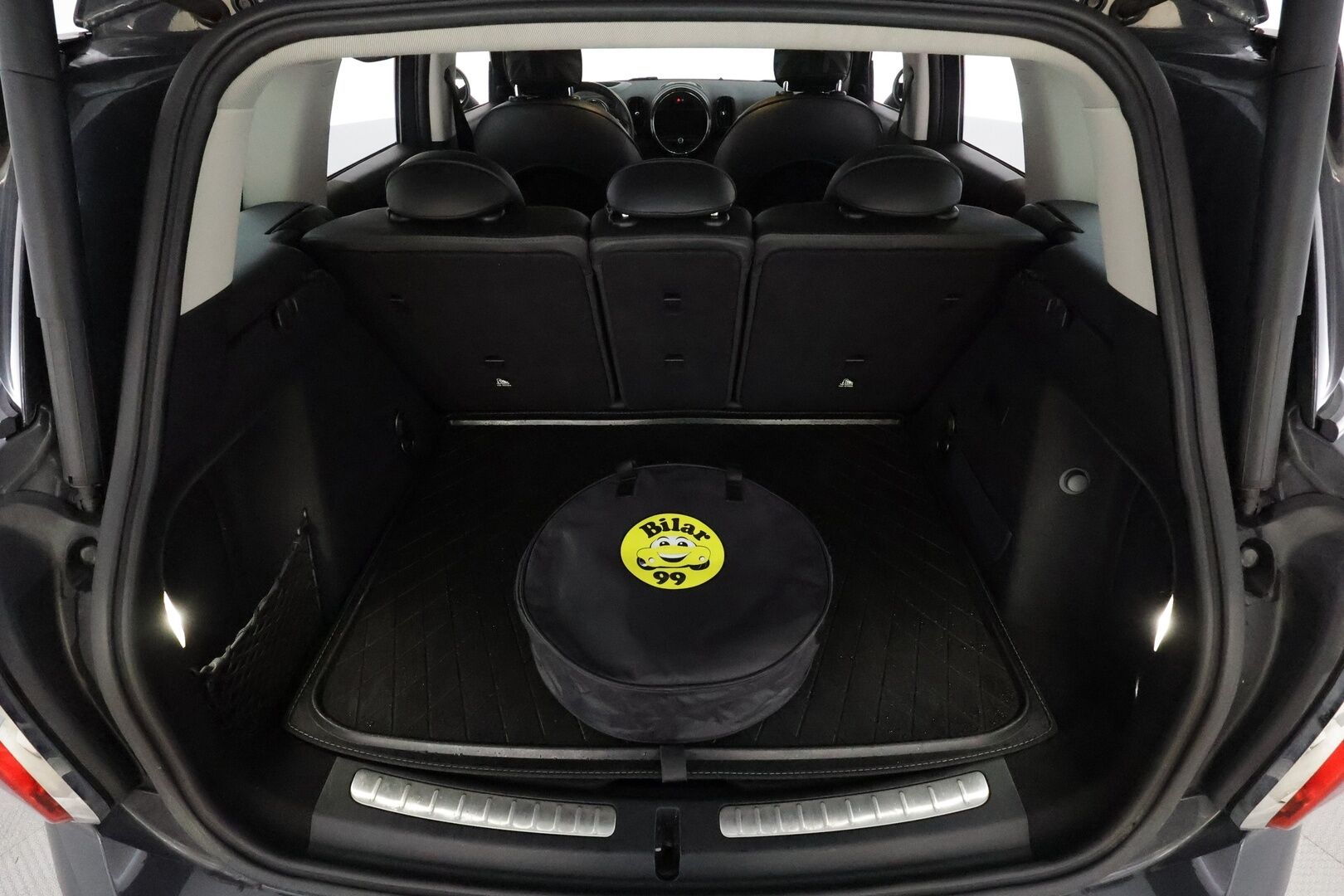 Mini Countryman 2019 Cooper SE ALL4 Maximise **Harman/Kardon / ACC / LED-valot / P.Kamera / Sporttipenkki Muistilla / Navi / Keyless** - 2x Latauskaapelit / Kahdet Renkaat