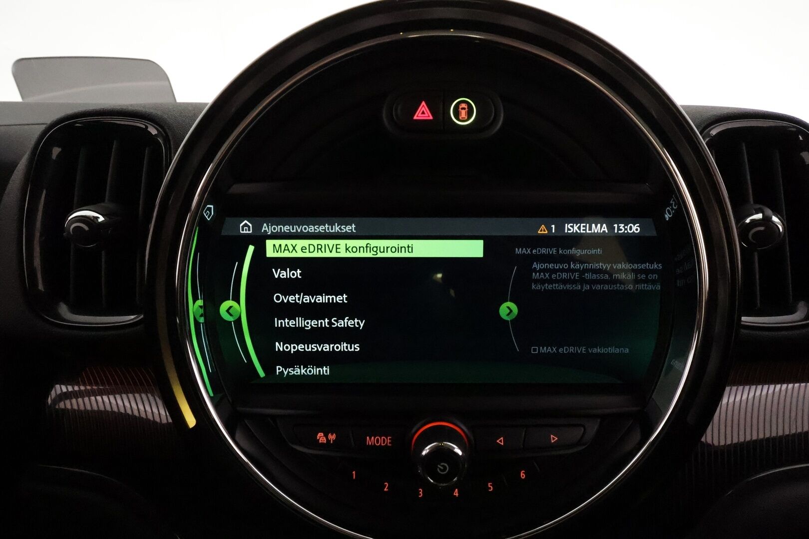 Mini Countryman 2019 Cooper SE ALL4 Maximise **Harman/Kardon / ACC / LED-valot / P.Kamera / Sporttipenkki Muistilla / Navi / Keyless** - 2x Latauskaapelit / Kahdet Renkaat