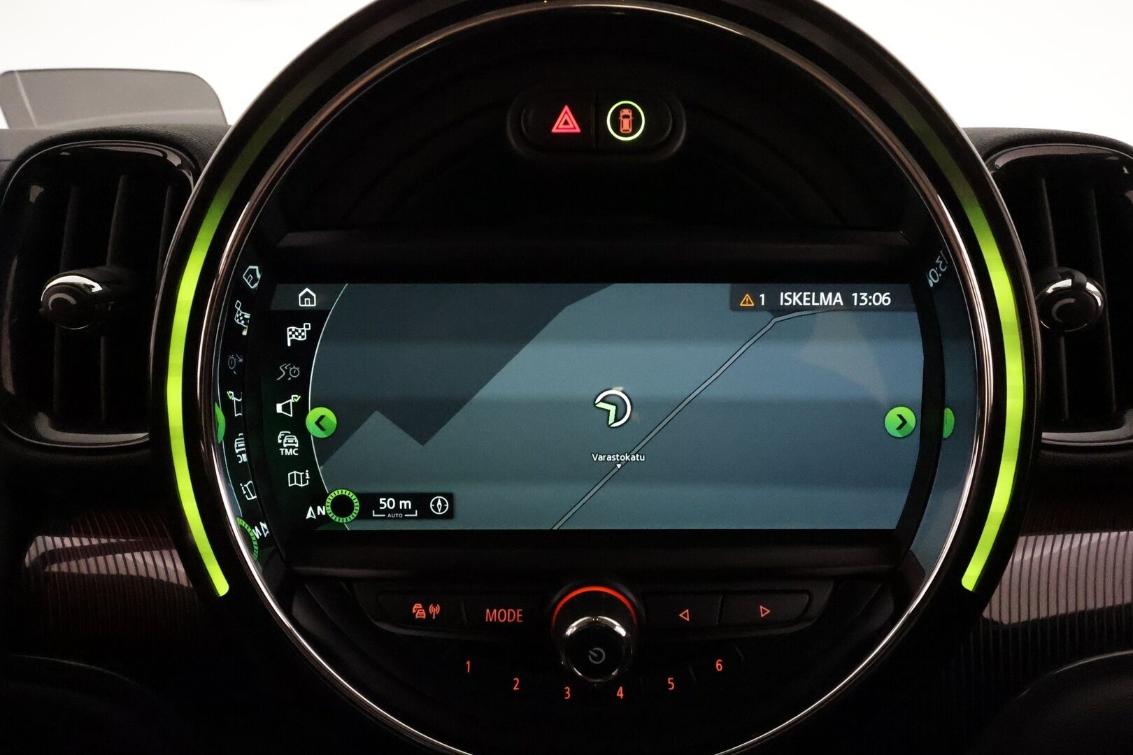 Mini Countryman 2019 Cooper SE ALL4 Maximise ** HUD / Harman/Kardon / ACC / LED-valot / P.Kamera / Sporttipenkki Muistilla / Navi / Keyless** - 2x Latauskaapelit / Kahdet Renkaat