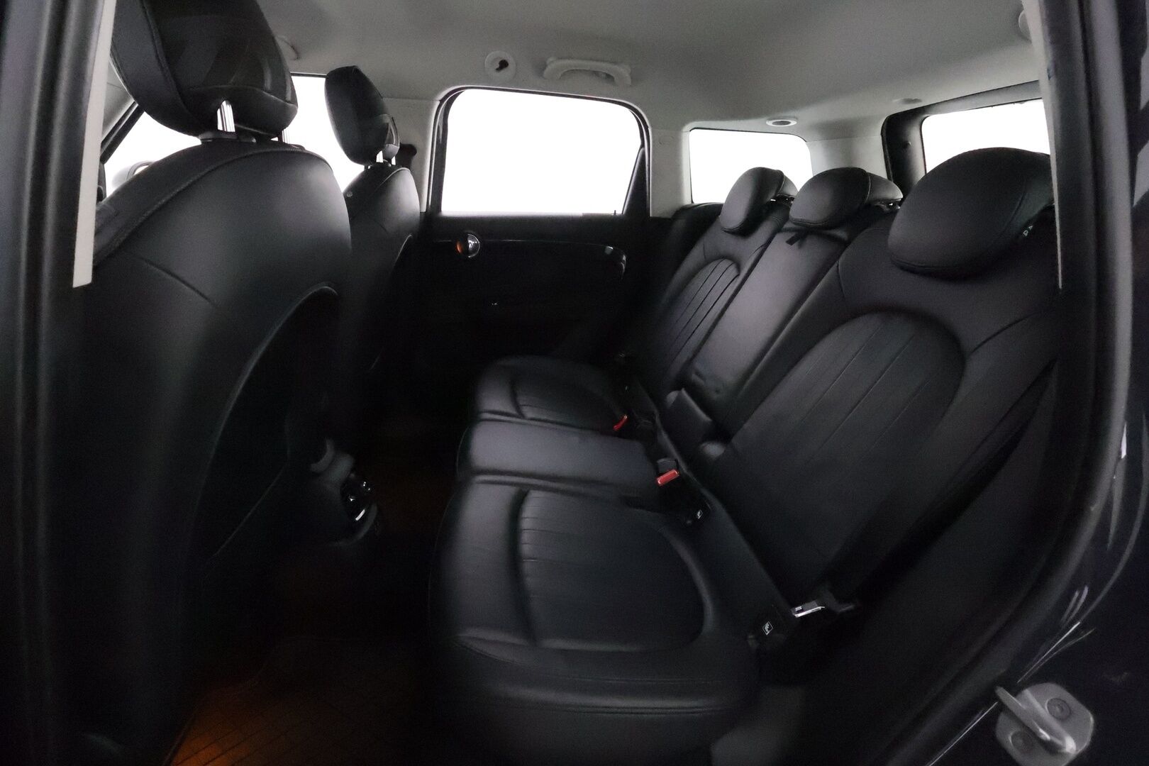 Mini Countryman 2019 Cooper SE ALL4 Maximise **Harman/Kardon / ACC / LED-valot / P.Kamera / Sporttipenkki Muistilla / Navi / Keyless** - 2x Latauskaapelit / Kahdet Renkaat