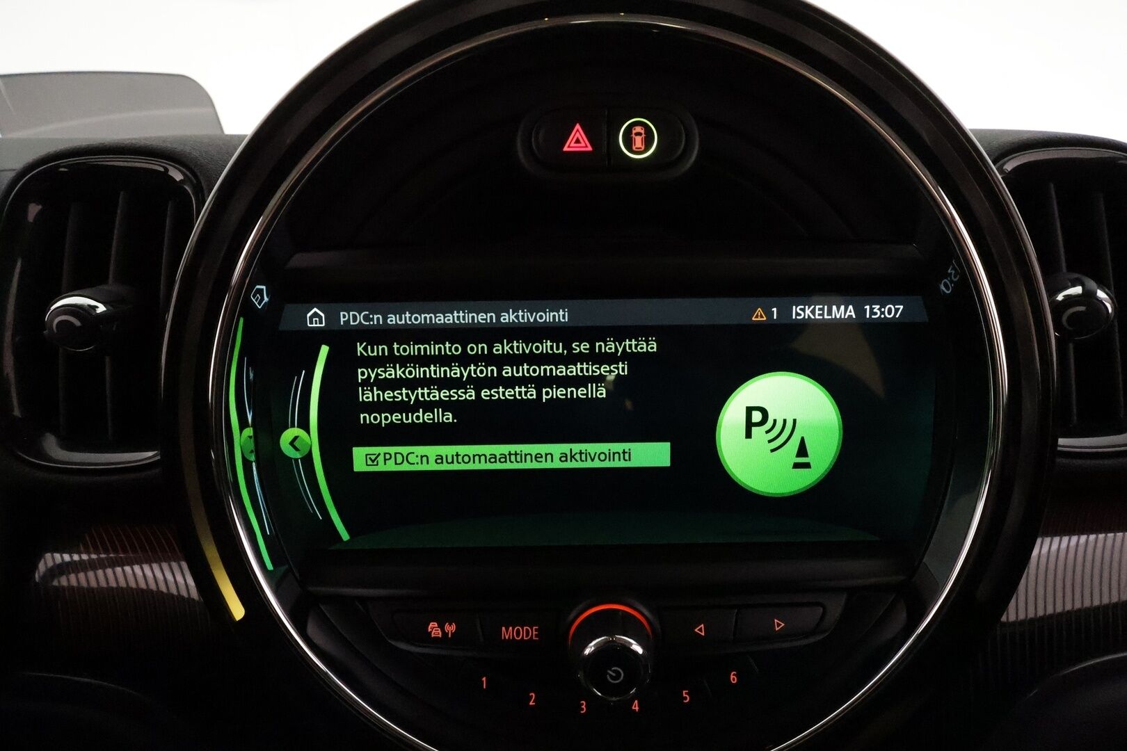 Mini Countryman 2019 Cooper SE ALL4 Maximise **Harman/Kardon / ACC / LED-valot / P.Kamera / Sporttipenkki Muistilla / Navi / Keyless** - 2x Latauskaapelit / Kahdet Renkaat