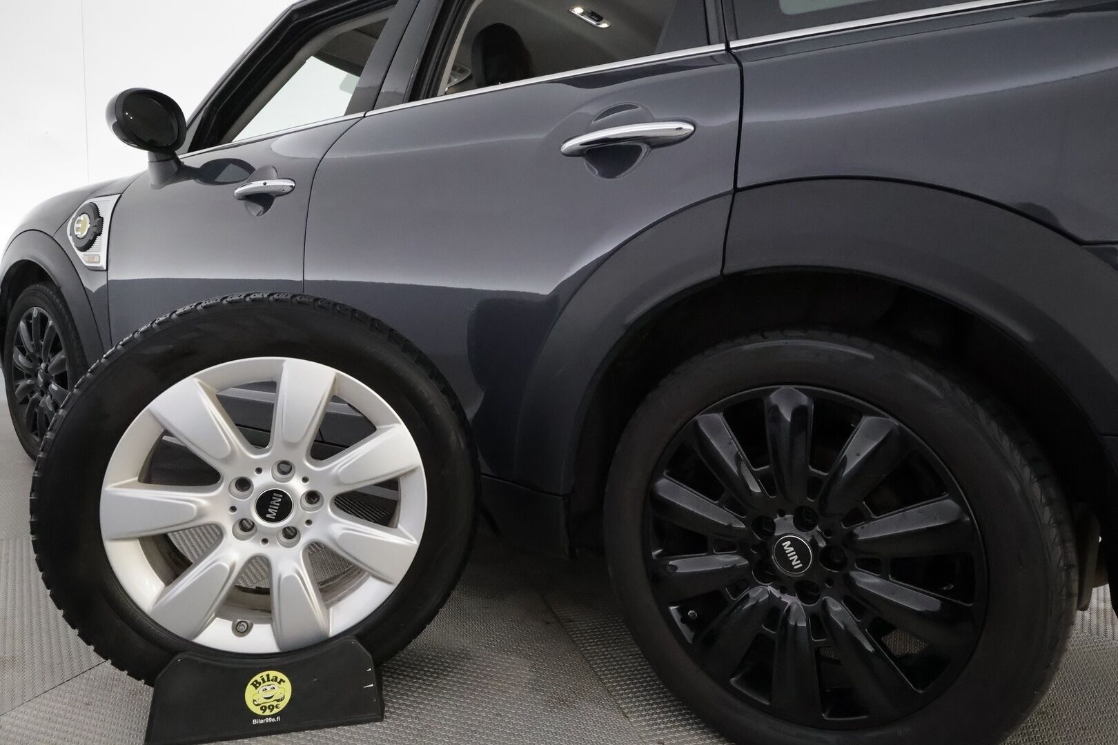 Mini Countryman 2019 Cooper SE ALL4 Maximise **Harman/Kardon / ACC / LED-valot / P.Kamera / Sporttipenkki Muistilla / Navi / Keyless** - 2x Latauskaapelit / Kahdet Renkaat