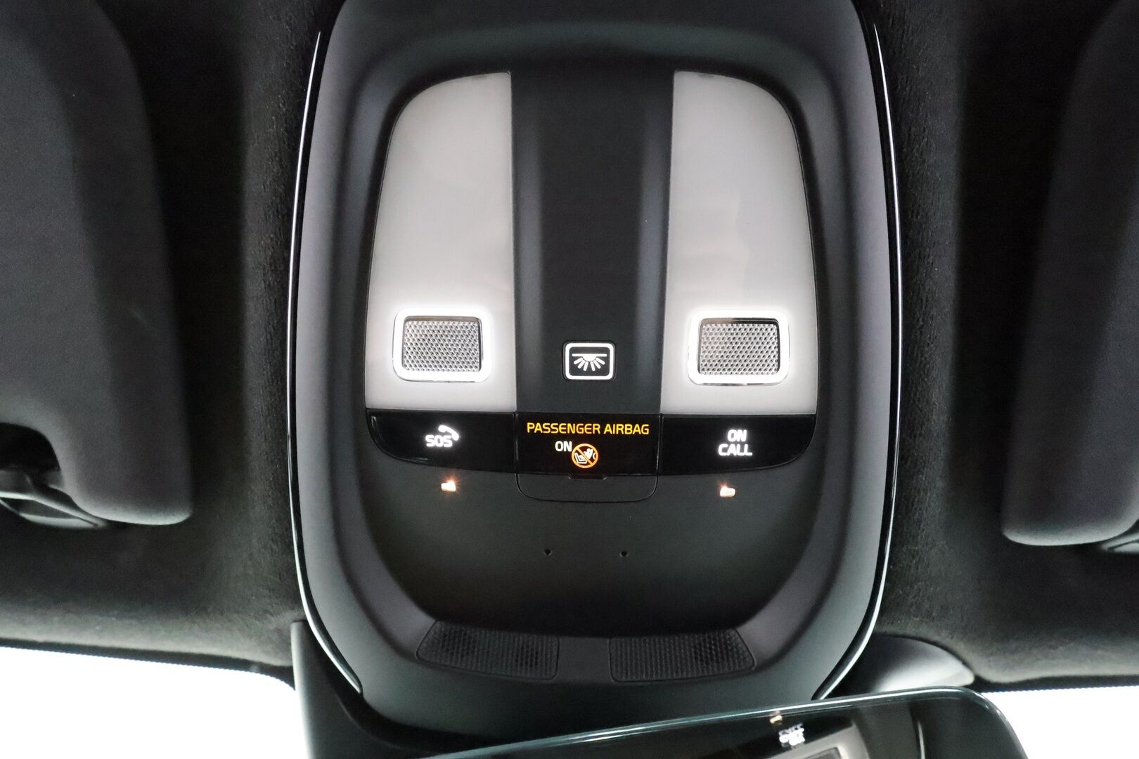 Volvo XC40 2022 Recharge Plus aut - | ACC | ILP | Koukku | Muistipenkki | Full-LED | Sporttipenkit | P.kamera | Pilot Assist | BLIS | CTA | 1-om suomiauto | 2x renkaat aluin | Merkkihuollot |