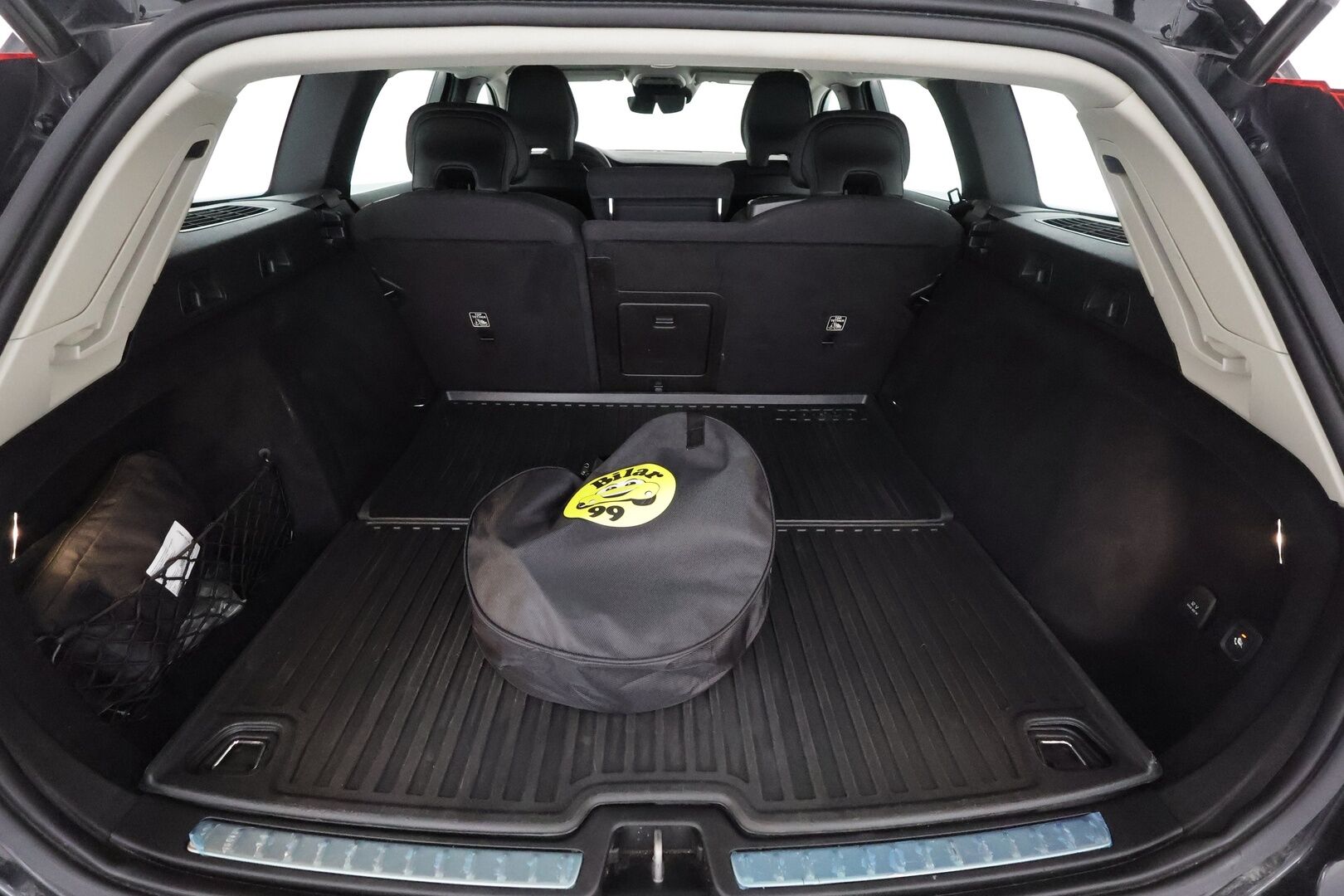 Volvo V60 2022 T6 AWD Long Range Inscription Expression Edition aut **1.Om Suomi-auto / Adapt.Vakkari / P. Kamera / LED-valot / Navi** - 3,99 % KORKOTARJOUS TÄHÄN AUTOON - Kaistavahti / KeylessGO / 2x Renkaat
