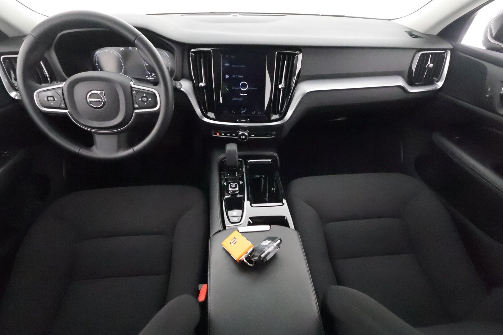 Volvo V60 2022 T6 AWD Long Range Inscription Expression Edition aut **1.Om Suomi-auto / Adapt.Vakkari / P. Kamera / LED-valot / Navi** - 3,99 % KORKOTARJOUS TÄHÄN AUTOON - Kaistavahti / KeylessGO / 2x Renkaat