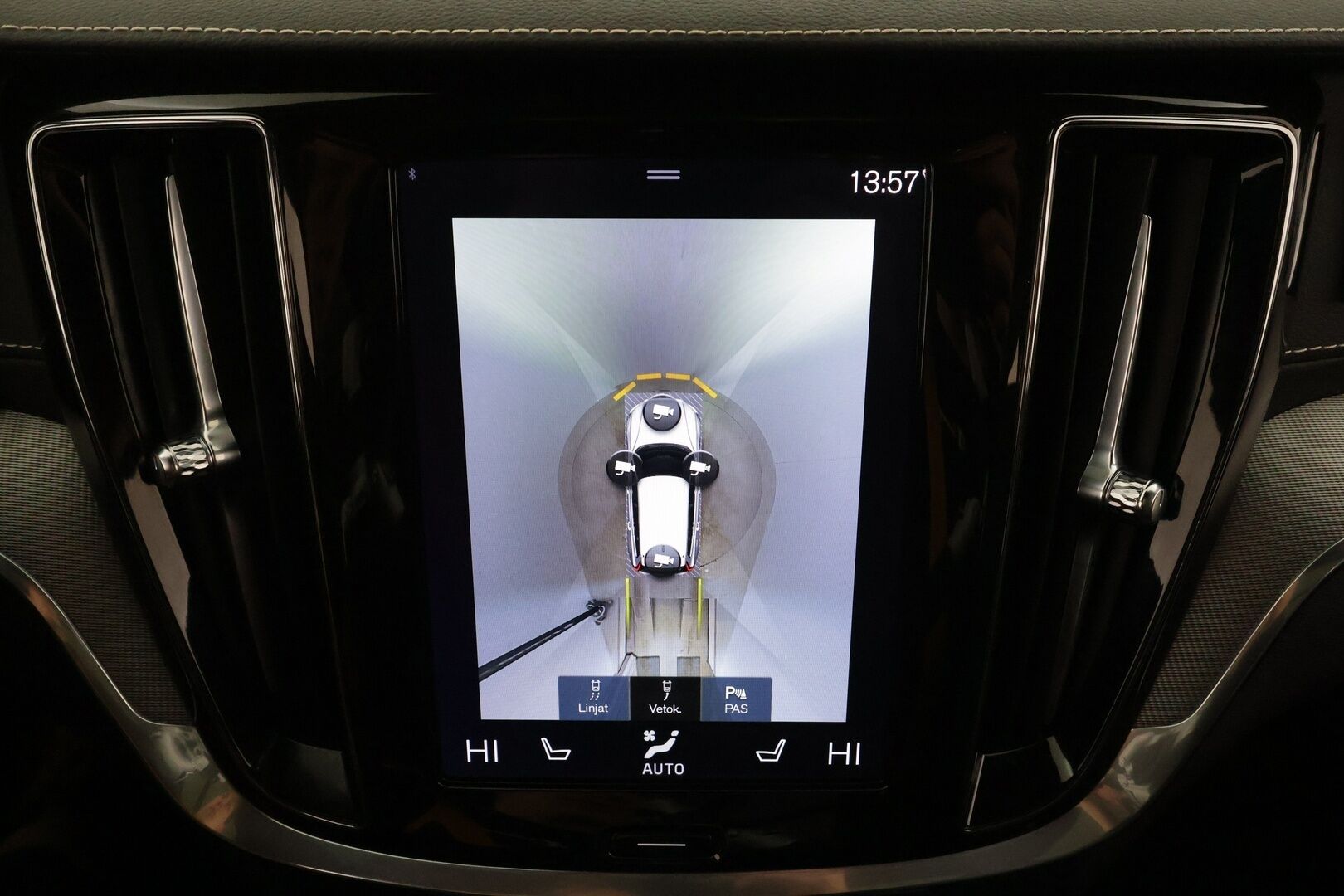 Volvo V60 2022 T8 AWD Long Range Polestar Engineered Edition aut * Pilot assist / Webasto / Koukku / Panorama / B&W / Muistipenkki * - 1.Om Suomi-auto / Merkkihuollettu / 2x Lataus 