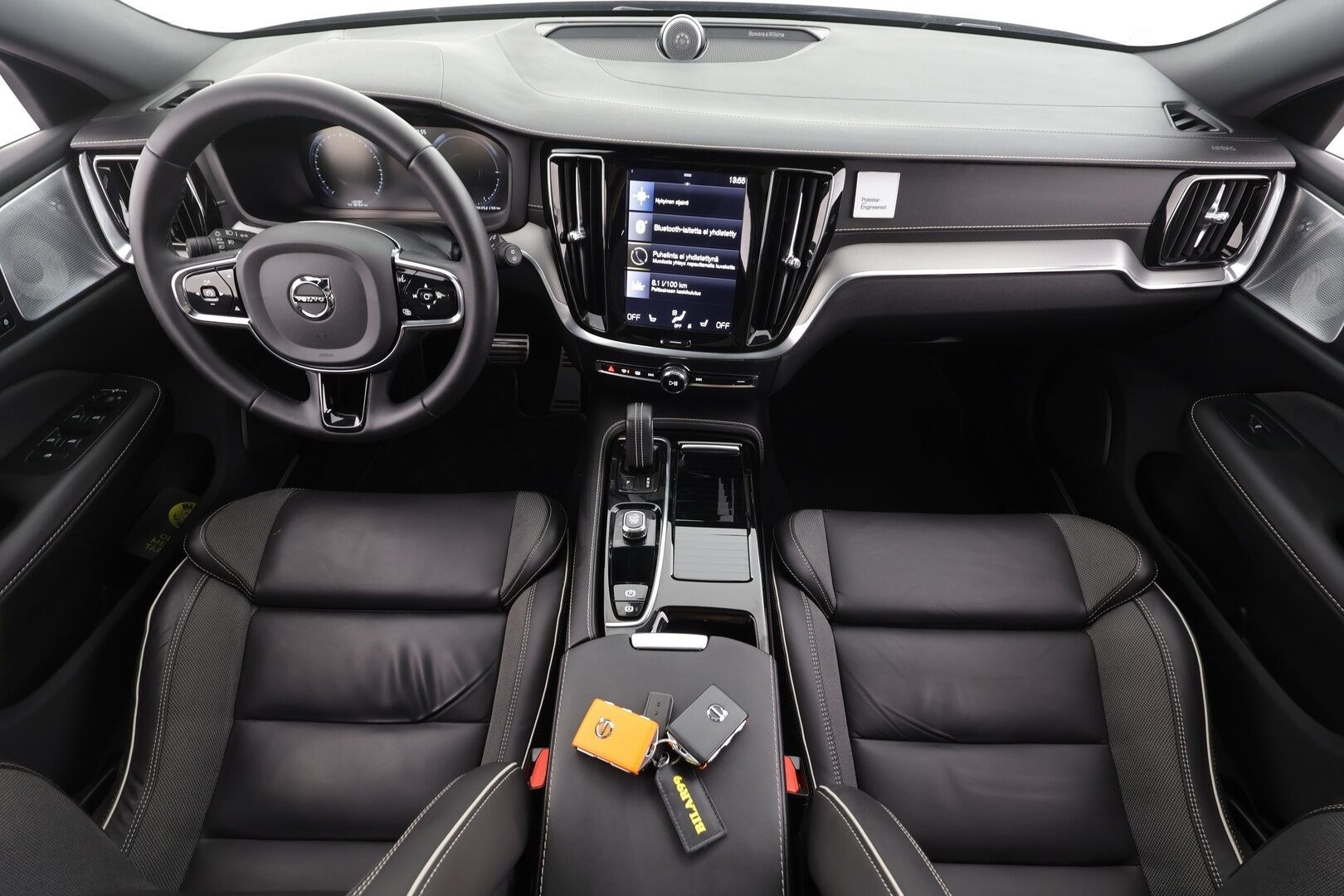 Volvo V60 2022 T8 AWD Long Range Polestar Engineered Edition aut * Pilot assist / Webasto / Koukku / Panorama / B&W / Muistipenkki * - 1.Om Suomi-auto / Merkkihuollettu / 2x Lataus 