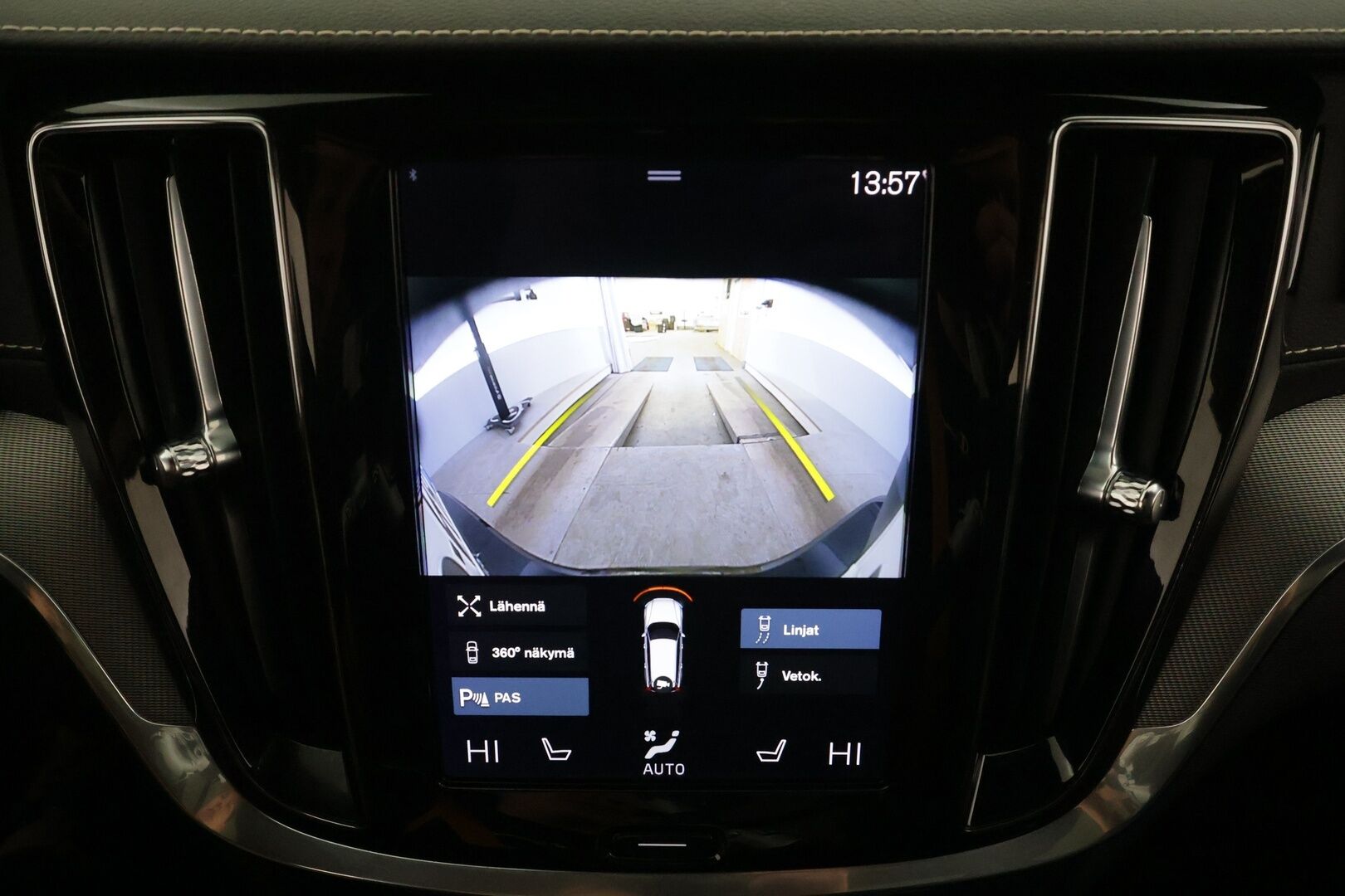 Volvo V60 2022 T8 AWD Long Range Polestar Engineered Edition aut * Pilot assist / Webasto / Koukku / Panorama / B&W / Muistipenkki * - 1.Om Suomi-auto / Merkkihuollettu / 2x Lataus 