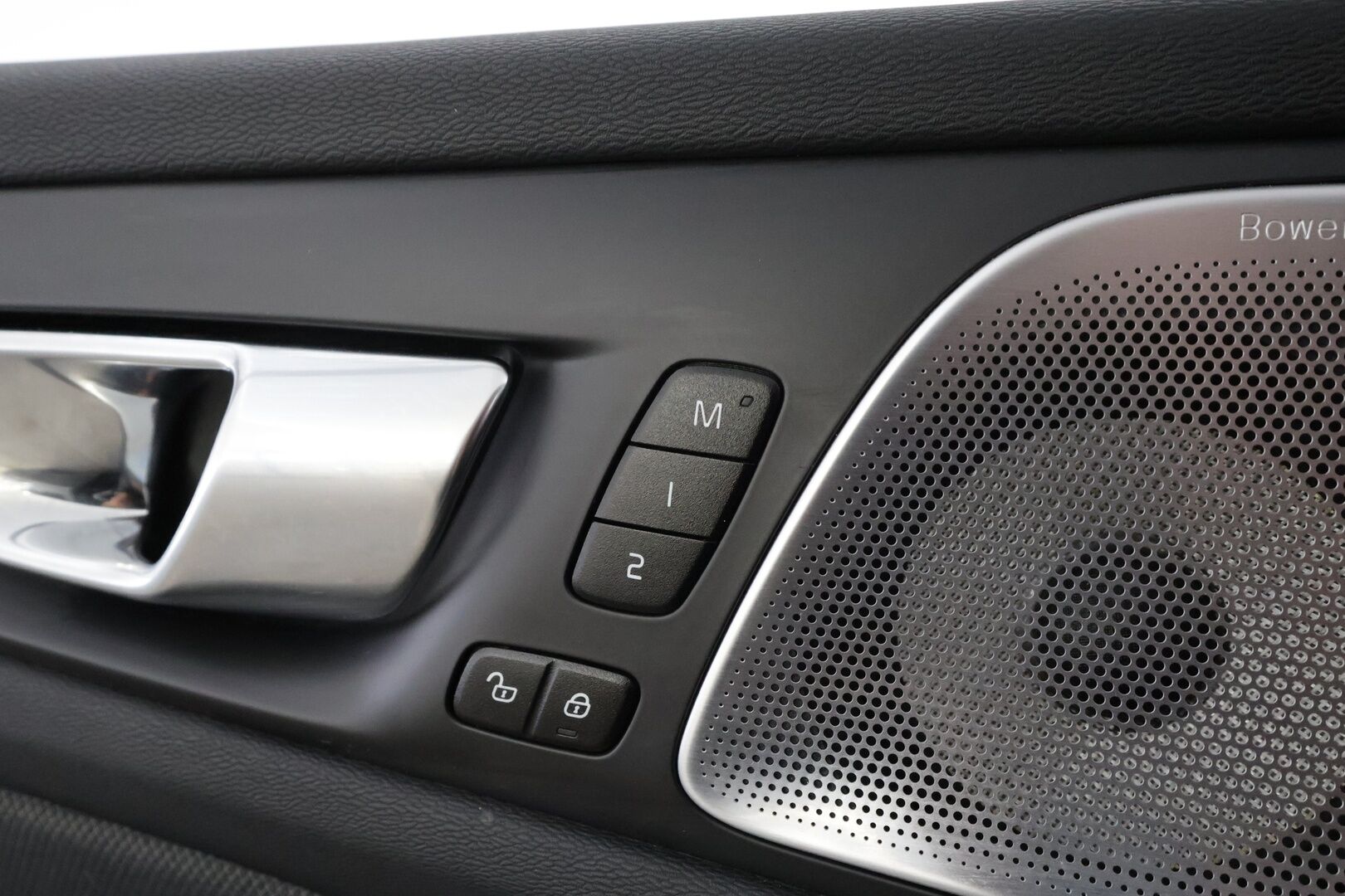 Volvo V60 2022 T8 AWD Long Range Polestar Engineered Edition aut * Pilot assist / Webasto / Koukku / Panorama / B&W / Muistipenkki * - 1.Om Suomi-auto / Merkkihuollettu / 2x Lataus 