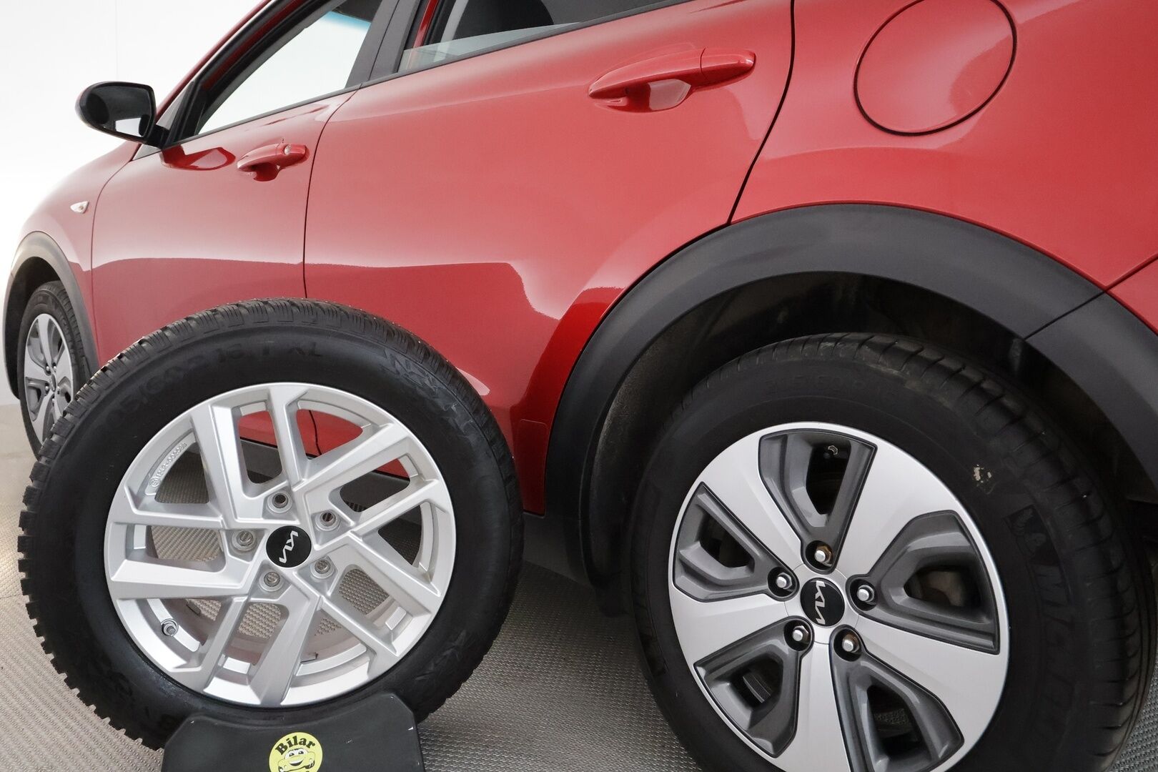 Kia Niro 2022 1,6 GDI Hybrid Business Luxury DCT *1-Omisteinen / Kamera / Digimittaristo / Apple&Android / Ratinlämmitin* - 1.Om Suomi-auto / Kahdet renkaat aluvanteilla / Alvillinen / Metalliväri