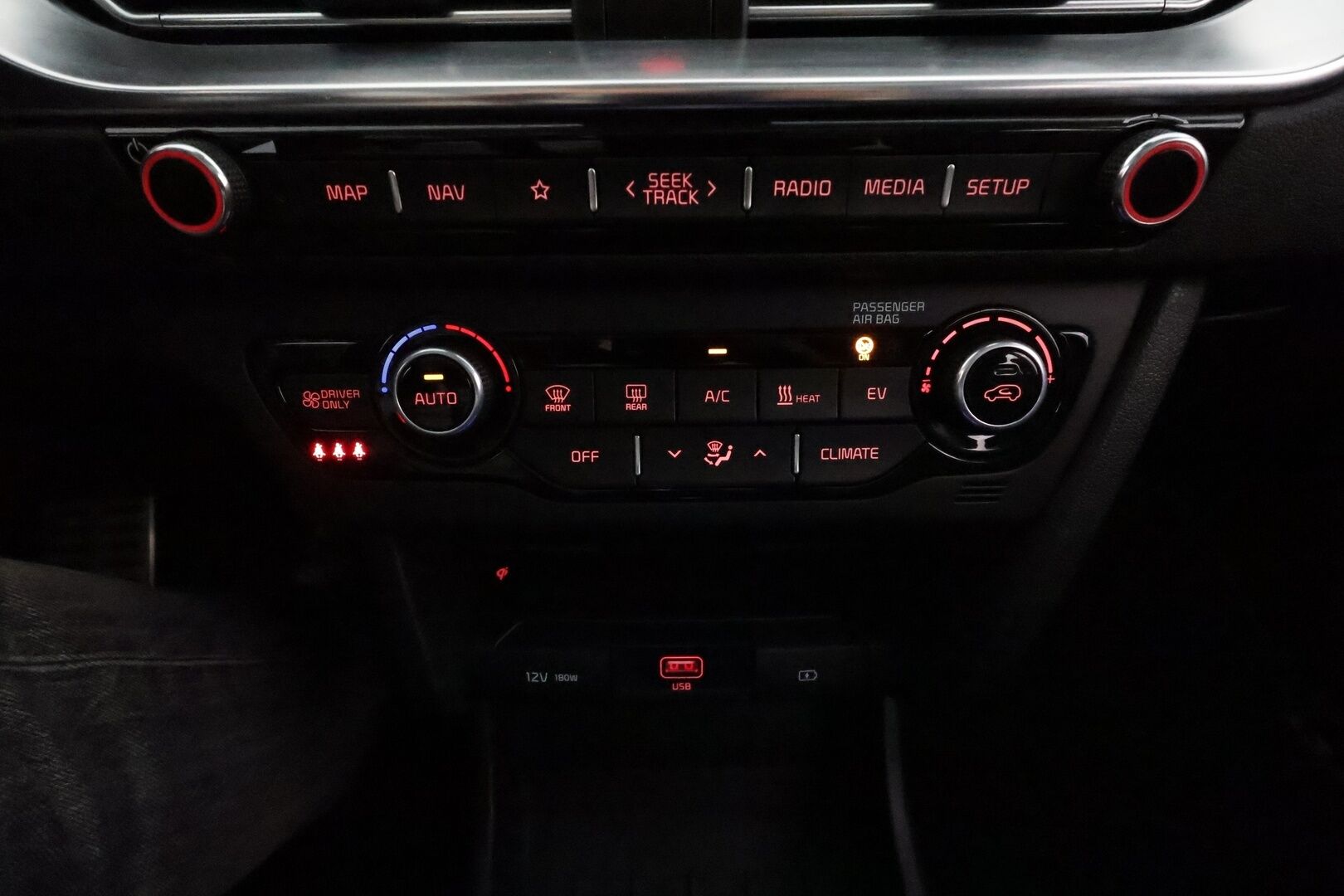 Kia Niro 2022 Business Luxury 204 hv **Lasikattoluukku / Adapt.Vakkari / LED-valot / P.kamera / JBL / Ilmastoitu Muistipenkki / Navi** - 1-om Suomi-auto / Kahdet Renkaat
