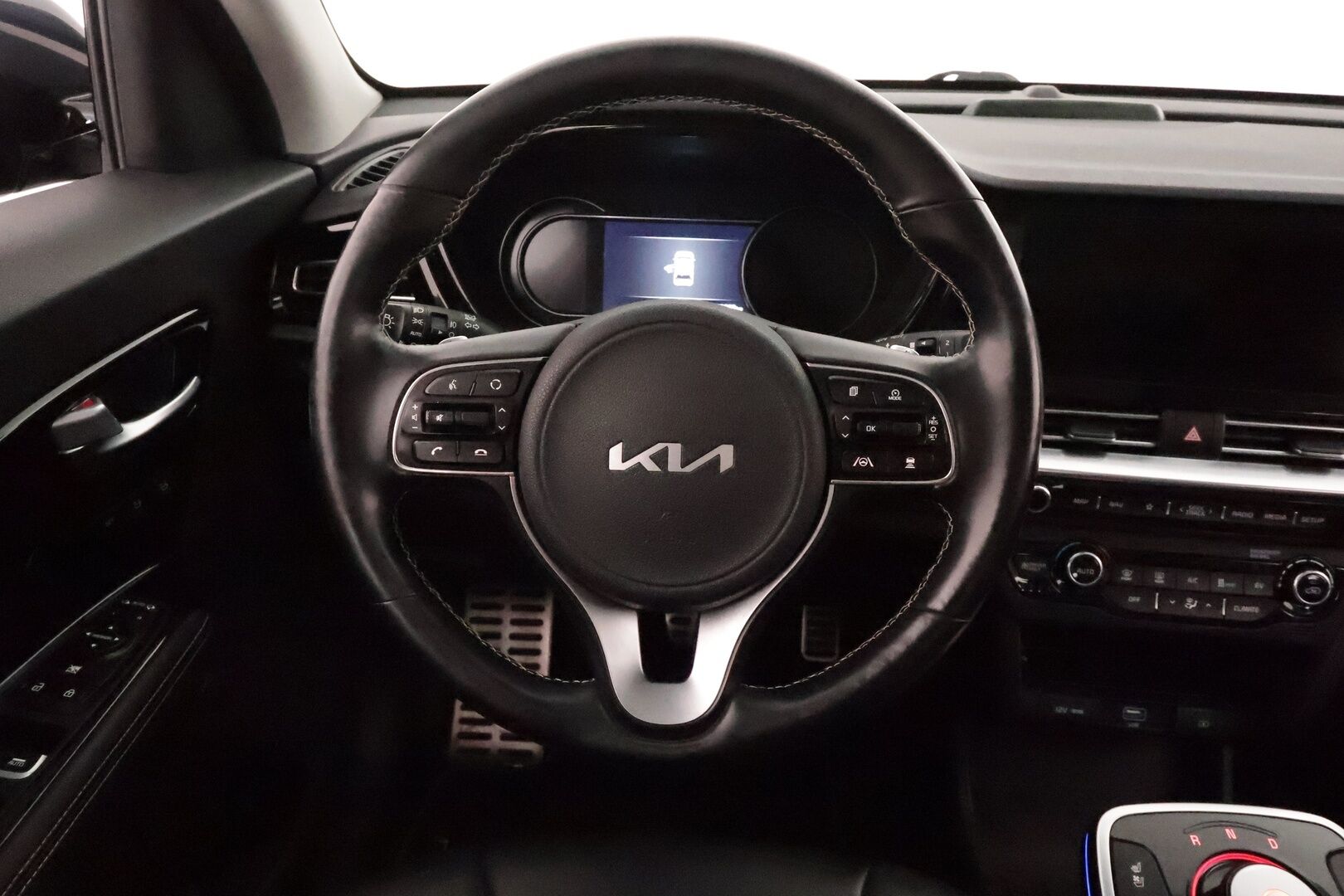 Kia Niro 2022 Business Luxury 204 hv **Lasikattoluukku / Adapt.Vakkari / LED-valot / P.kamera / JBL / Ilmastoitu Muistipenkki / Navi** - 1-om Suomi-auto / Kahdet Renkaat
