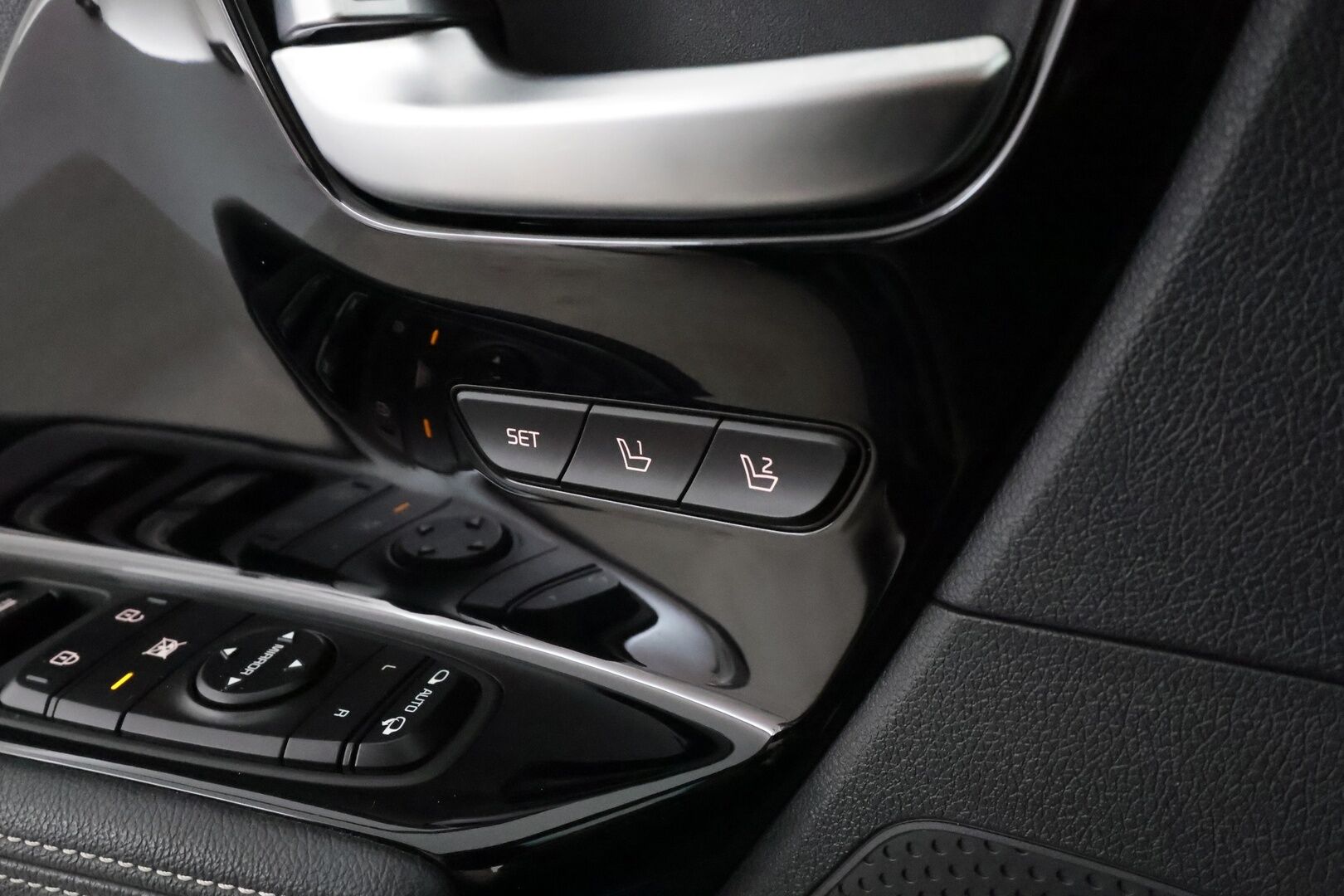 Kia Niro 2022 Business Luxury 204 hv **Lasikattoluukku / Adapt.Vakkari / LED-valot / P.kamera / JBL / Ilmastoitu Muistipenkki / Navi** - 1-om Suomi-auto / Kahdet Renkaat