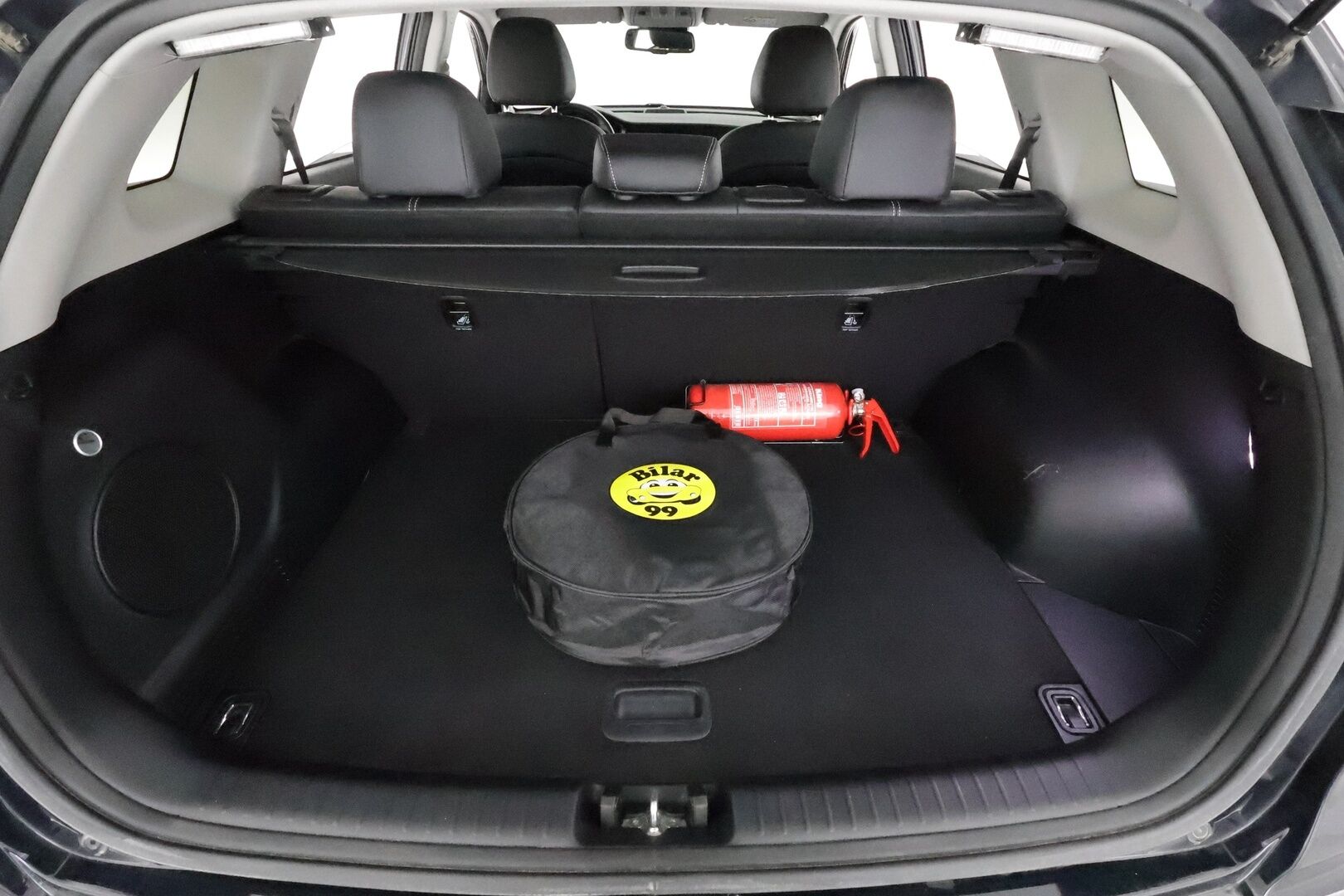 Kia Niro 2022 Business Luxury 64,8 kWh 204 hv **Adapt.vakkari / Lämpöpumppu / JBL / Ilmastoidut penkit / Lasikattoluukku** - 1.om Suomi-auto / Merkkihuollettu / Akku kuntotarkastettu! / Kahdet renkaat aluvanteilla / Digimittaristo / Muistipenkki / Mustat nahat