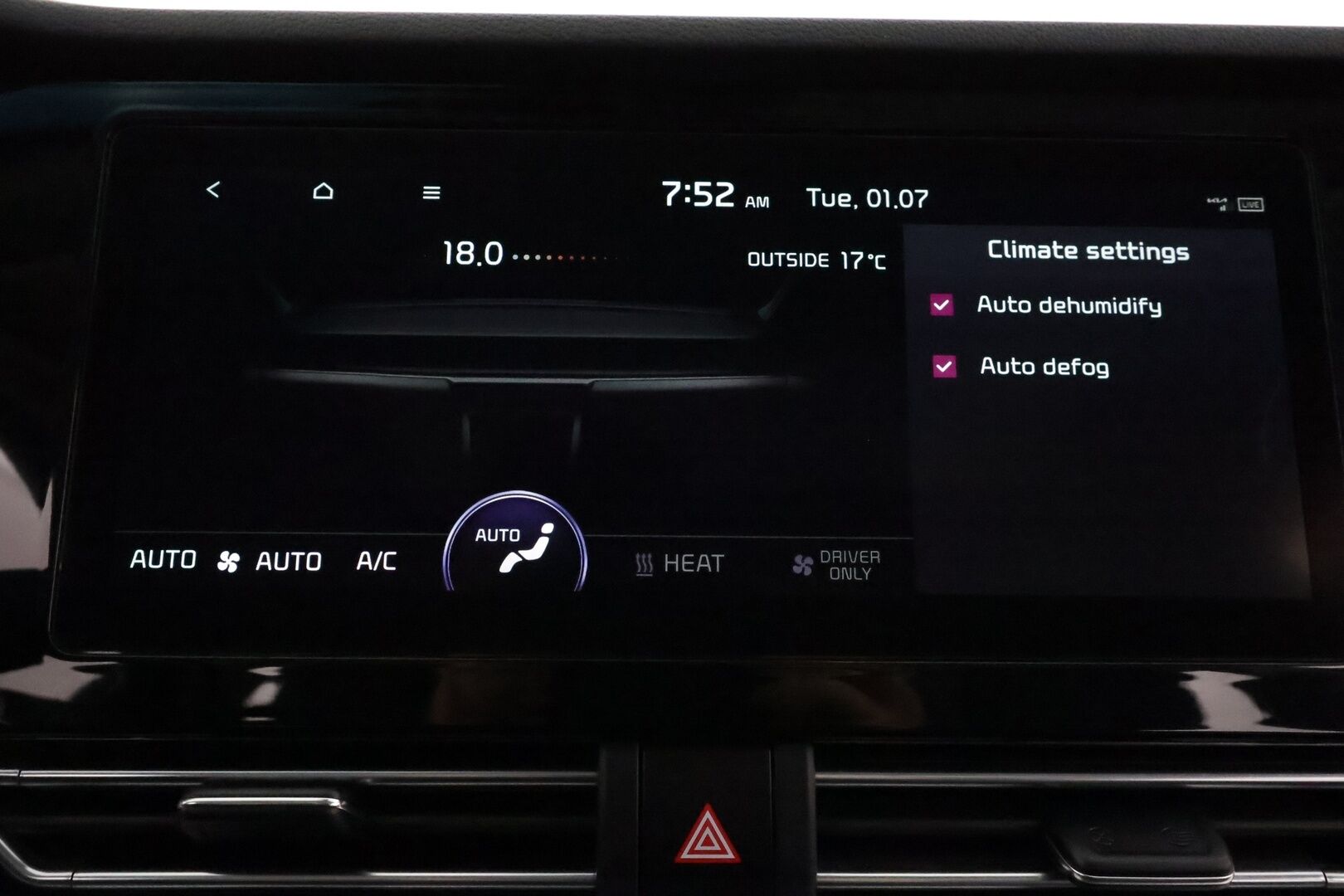Kia Niro 2022 Business Luxury 64,8 kWh 204 hv **Adapt.vakkari / Lämpöpumppu / JBL / Ilmastoidut penkit / Lasikattoluukku** - 1.om Suomi-auto / Merkkihuollettu / Akku kuntotarkastettu! / Kahdet renkaat aluvanteilla / Digimittaristo / Muistipenkki / Mustat nahat