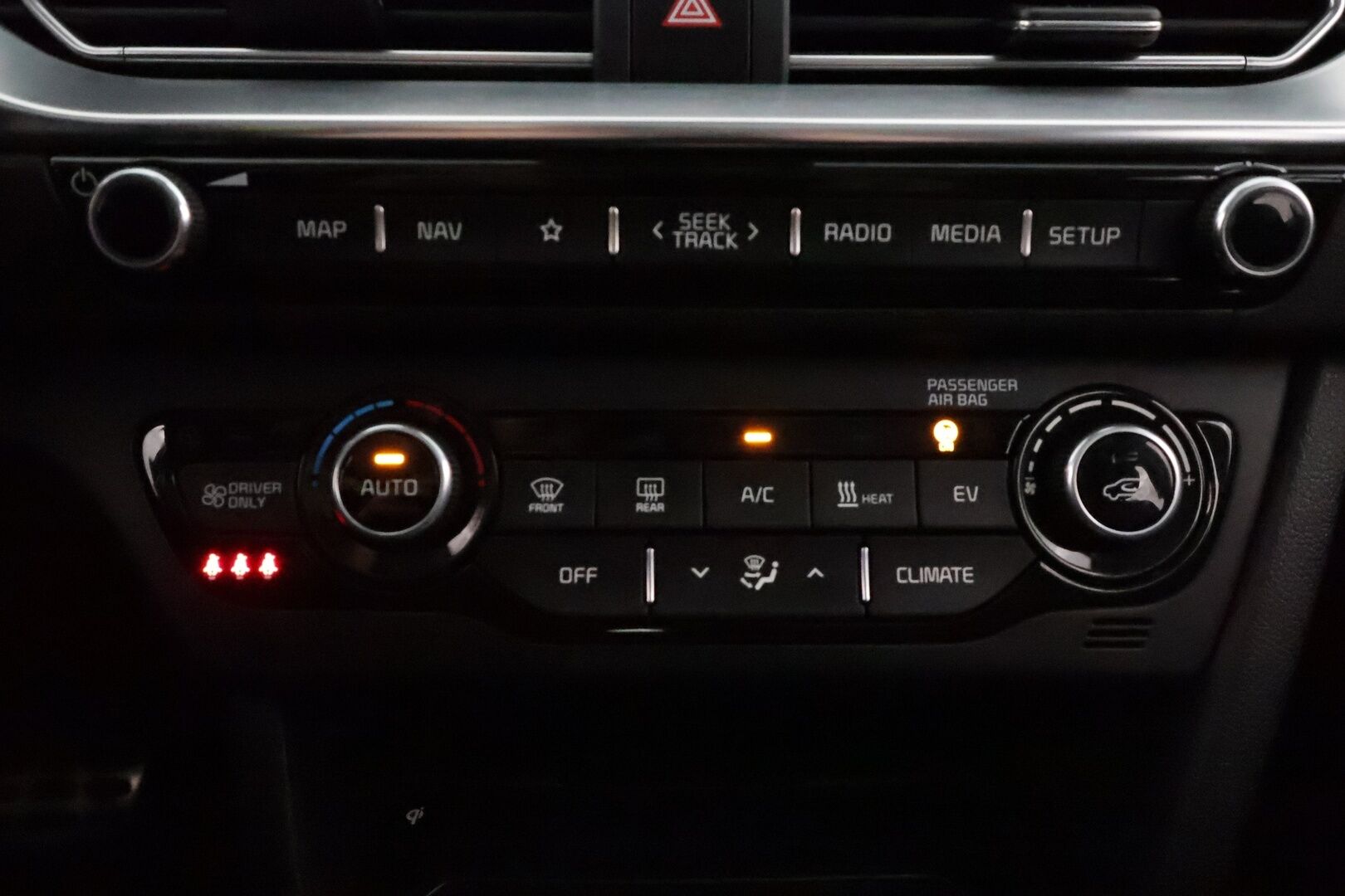 Kia Niro 2022 Business Luxury 64,8 kWh 204 hv **Adapt.vakkari / Lämpöpumppu / JBL / Ilmastoidut penkit / Lasikattoluukku** - 1.om Suomi-auto / Merkkihuollettu / Akku kuntotarkastettu! / Kahdet renkaat aluvanteilla / Digimittaristo / Muistipenkki / Mustat nahat