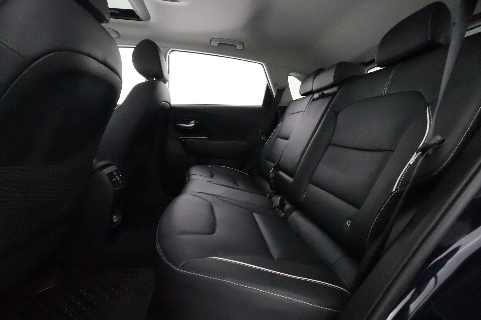 Kia Niro 2022 Business Luxury 64,8 kWh 204 hv **Adapt.vakkari / Lämpöpumppu / JBL / Ilmastoidut penkit / Lasikattoluukku** - 1.om Suomi-auto / Merkkihuollettu / Akku kuntotarkastettu! / Kahdet renkaat aluvanteilla / Digimittaristo / Muistipenkki / Mustat nahat