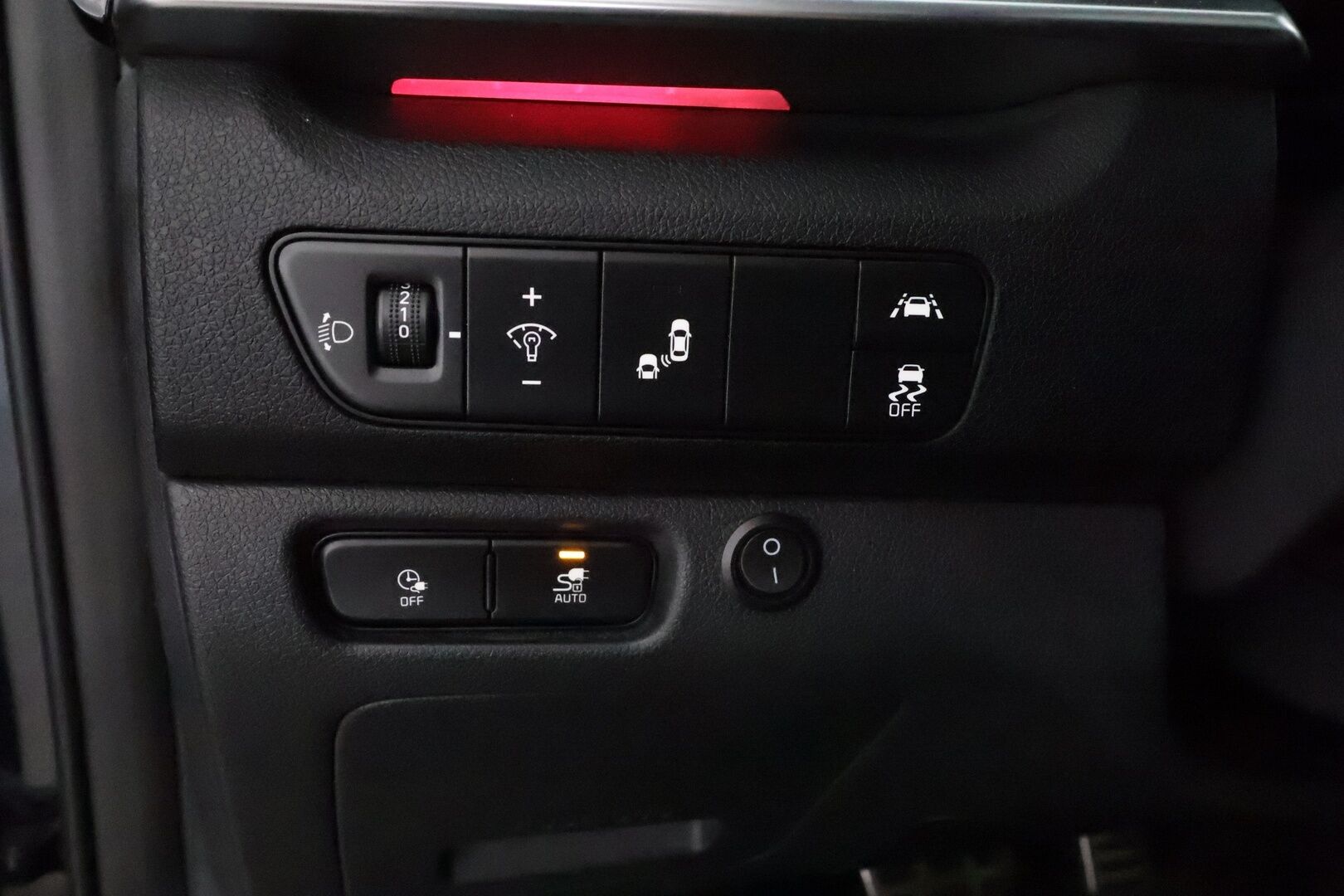 Kia Niro 2022 Business Luxury 64,8 kWh 204 hv **Adapt.vakkari / Lämpöpumppu / JBL / Ilmastoidut penkit / Lasikattoluukku** - 1.om Suomi-auto / Merkkihuollettu / Akku kuntotarkastettu! / Kahdet renkaat aluvanteilla / Digimittaristo / Muistipenkki / Mustat nahat