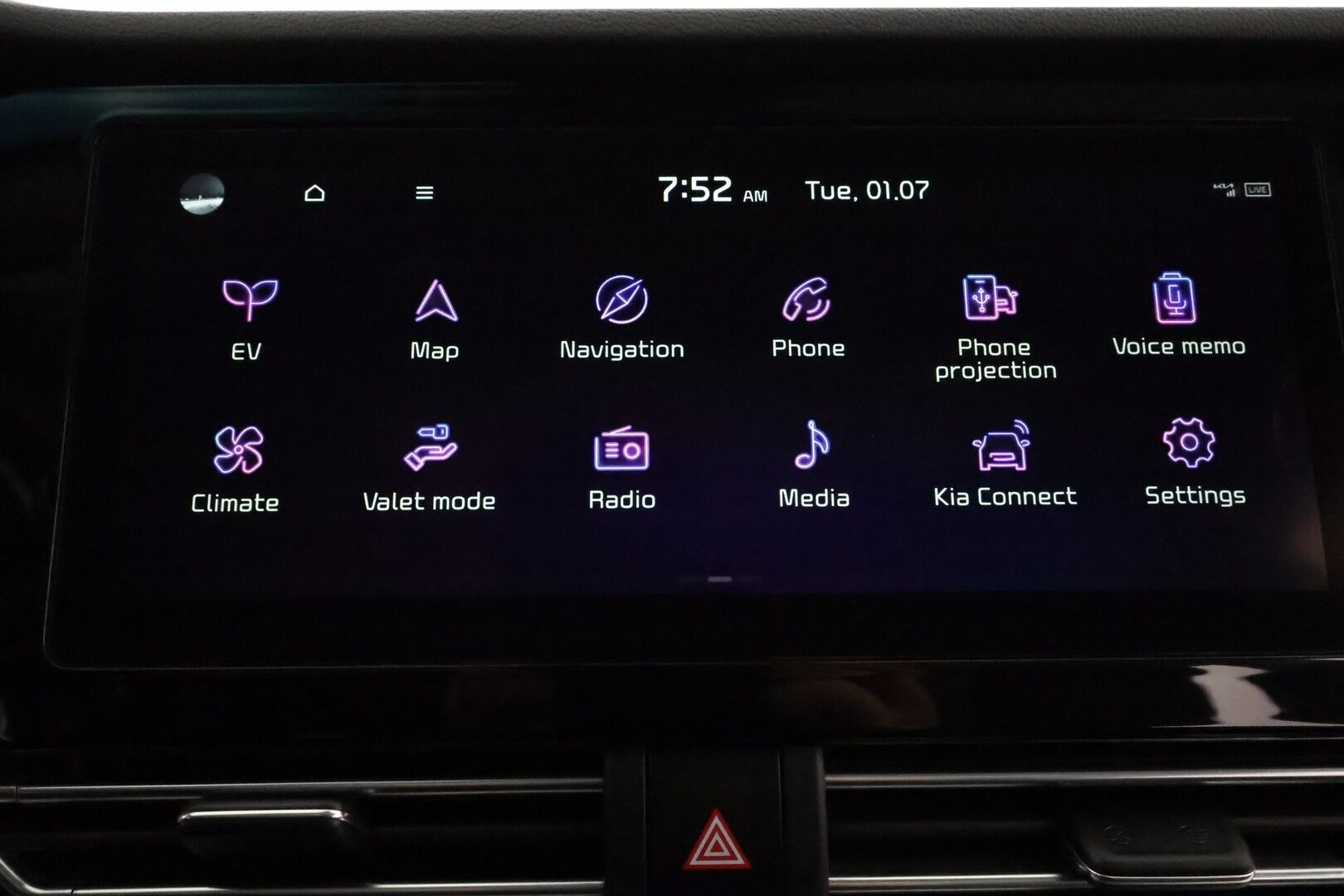 Kia Niro 2022 Business Luxury 64,8 kWh 204 hv **Adapt.vakkari / Lämpöpumppu / JBL / Ilmastoidut penkit / Lasikattoluukku** - 1.om Suomi-auto / Merkkihuollettu / Akku kuntotarkastettu! / Kahdet renkaat aluvanteilla / Digimittaristo / Muistipenkki / Mustat nahat