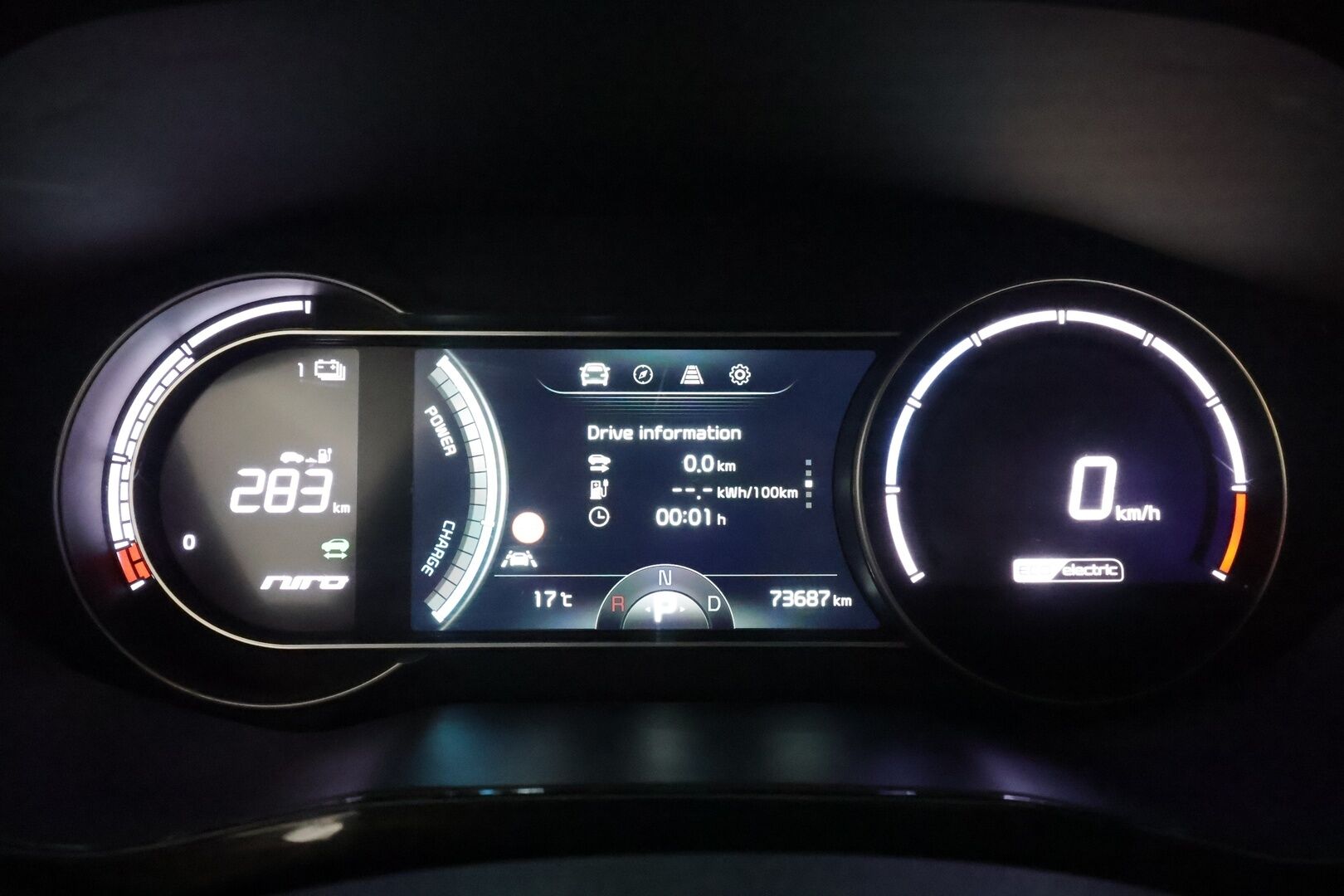 Kia Niro 2022 Business Luxury 64,8 kWh 204 hv **Adapt.vakkari / Lämpöpumppu / JBL / Ilmastoidut penkit / Lasikattoluukku** - 1.om Suomi-auto / Merkkihuollettu / Akku kuntotarkastettu! / Kahdet renkaat aluvanteilla / Digimittaristo / Muistipenkki / Mustat nahat